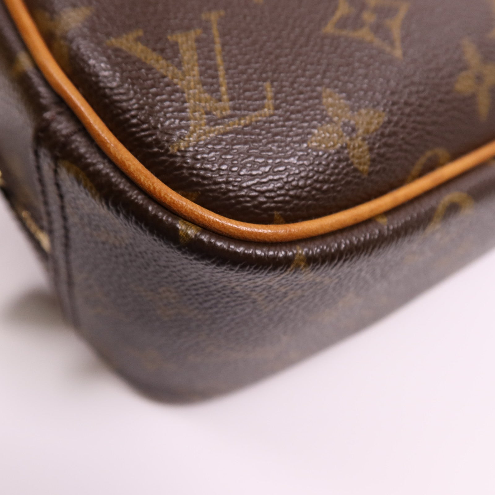 LOUIS VUITTON Monogram Trouville金扣手挽袋