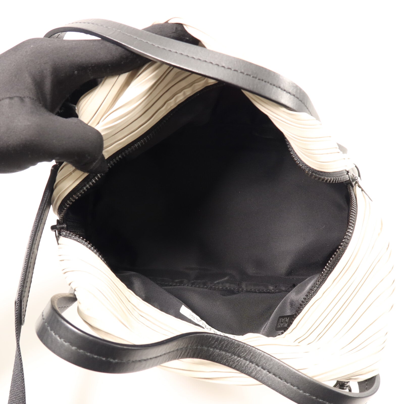 ISSEY MIYAKE 聚酯纖維Issey Miyake Bias Pleats Bag肩背袋