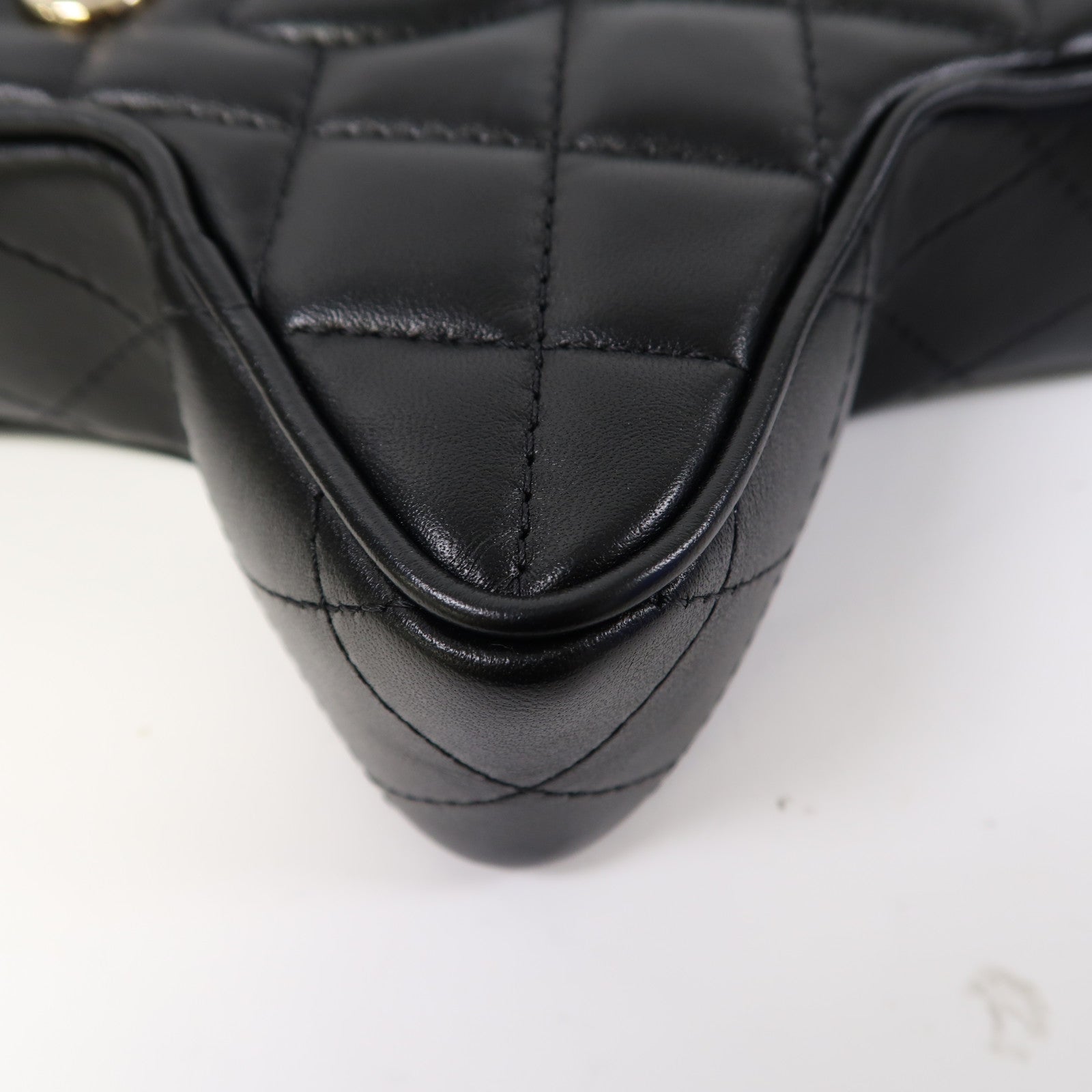 CHANEL 菱格羊皮皮革Chain Shoulder金扣鏈帶肩背袋黑色