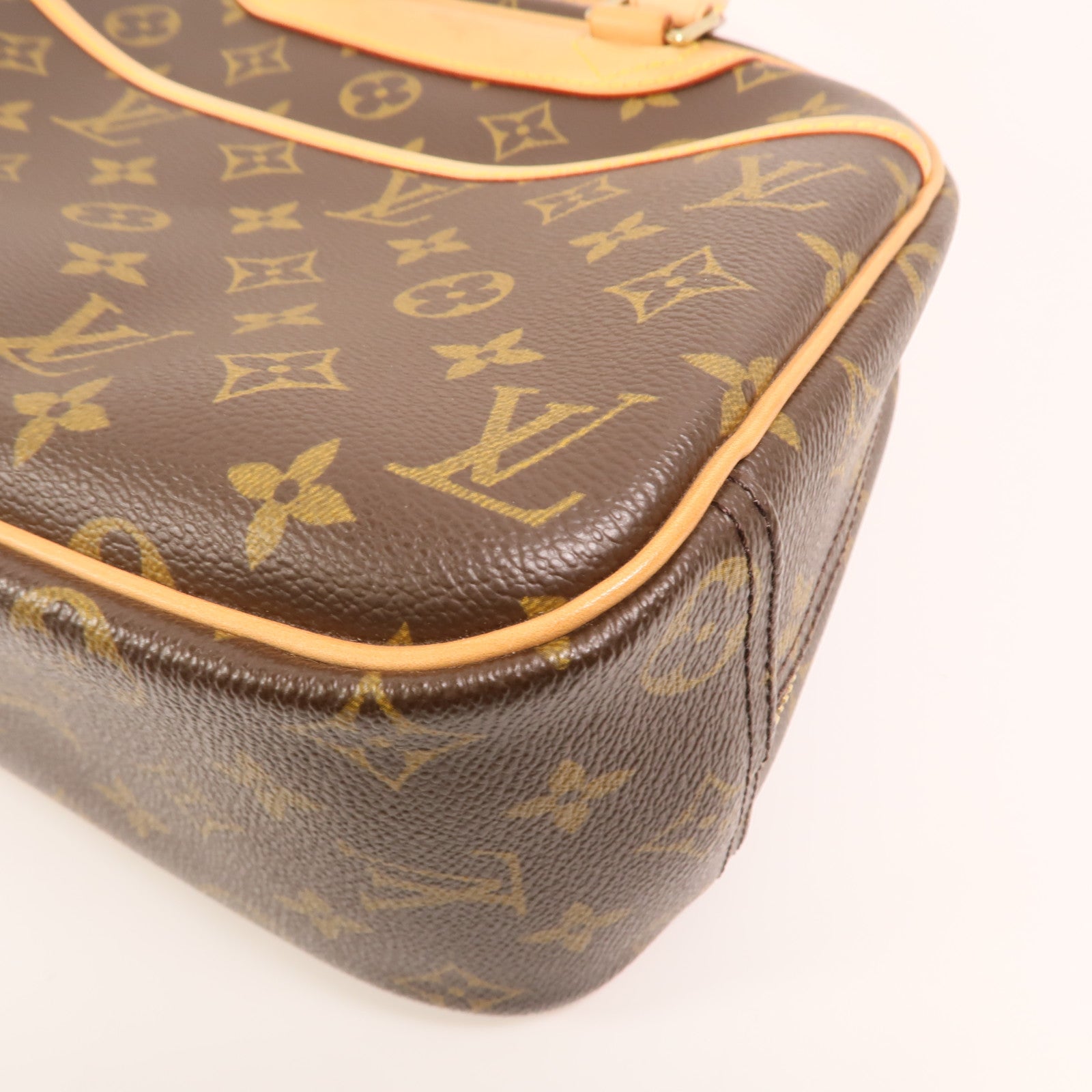 LOUIS VUITTON Monogram Trouville金扣手挽袋