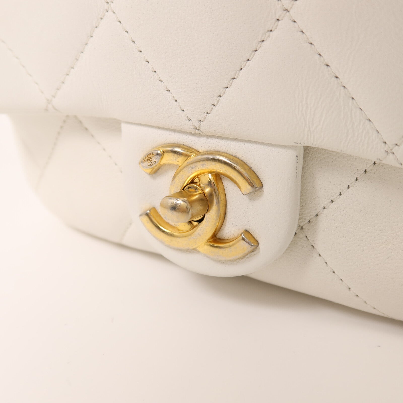 CHANEL 【激減優惠】羊皮皮革In The Loop金扣鏈帶手挽肩背兩用袋