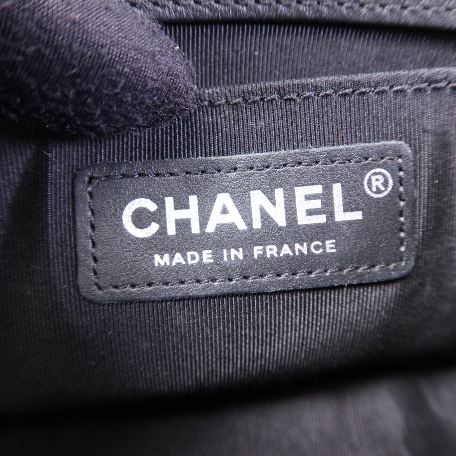 CHANEL 牛皮皮革Boy 20銀扣鏈帶肩背袋
