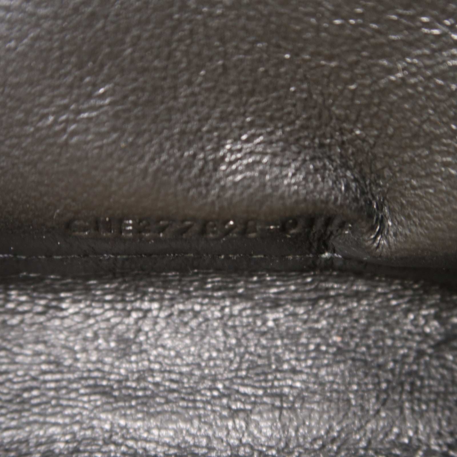 YVES SAINT LAURENT 牛皮皮革Chain Shoulder金扣肩背袋