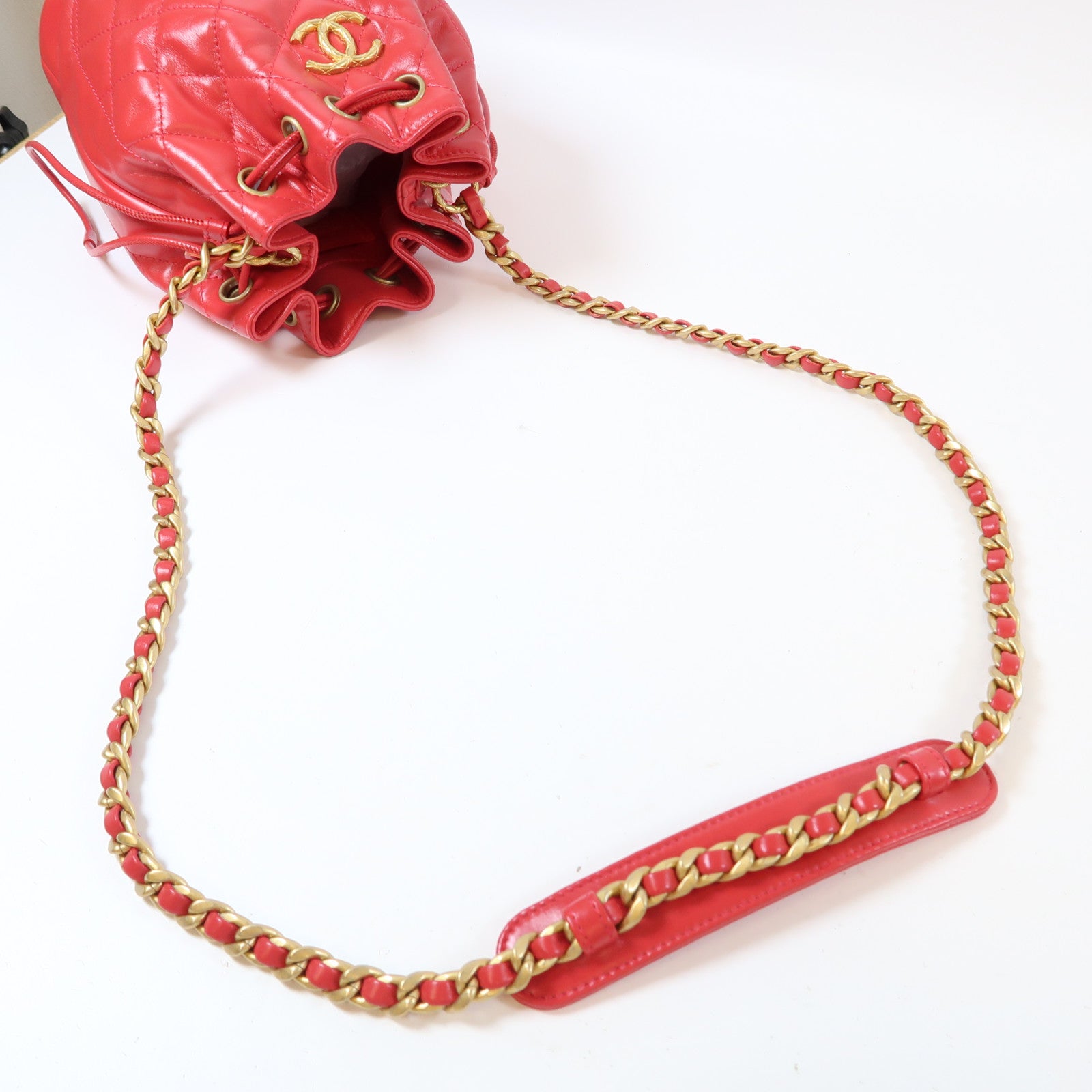 CHANEL 菱格牛皮皮革Drawstring金扣鏈帶肩背袋紅色