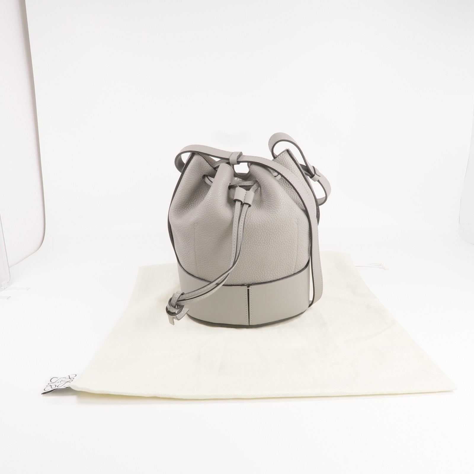 LOEWE 牛皮皮革Balloon Bag Small銀扣肩背袋