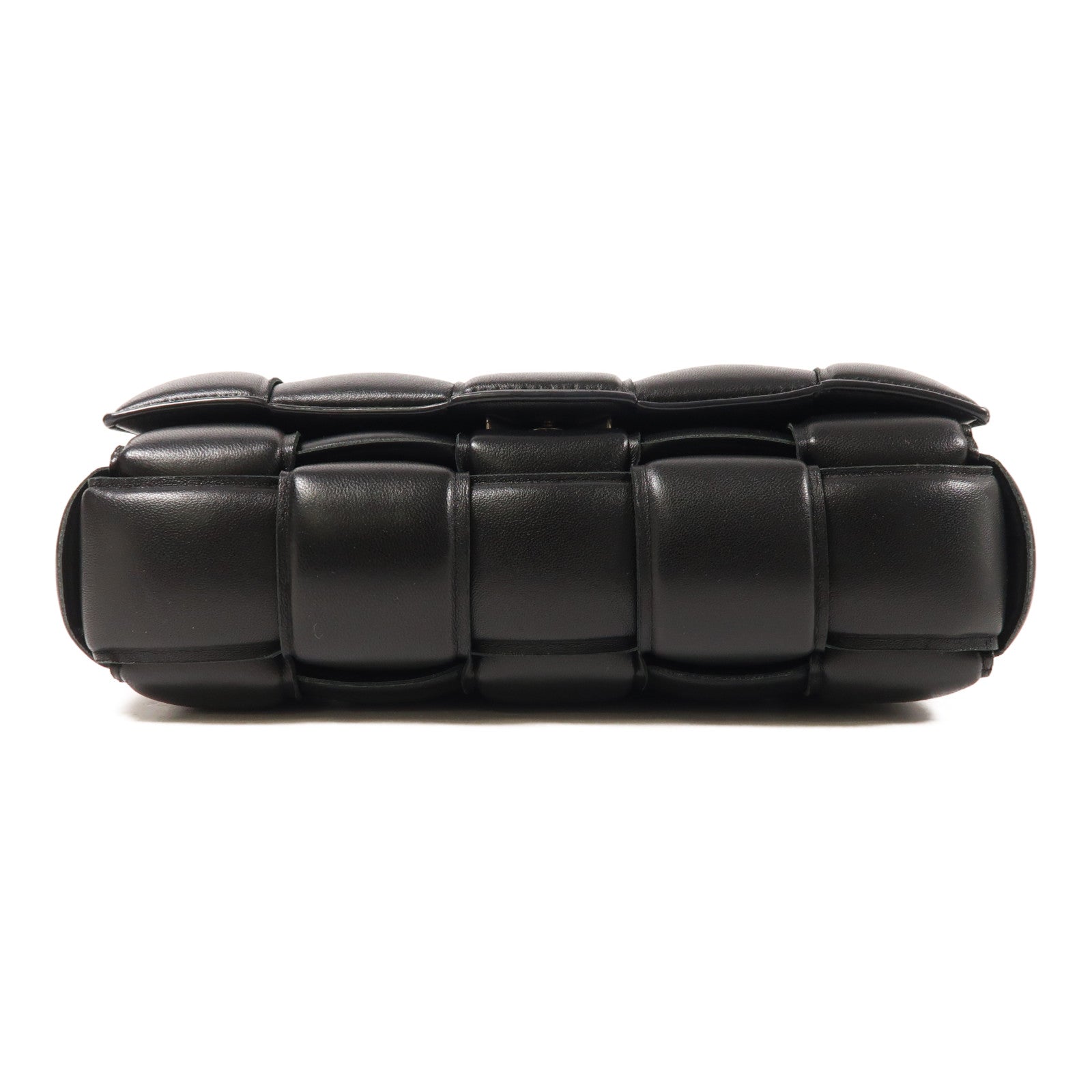 BOTTEGA VENETA 羊皮皮革Padded Cassette銀扣肩背袋