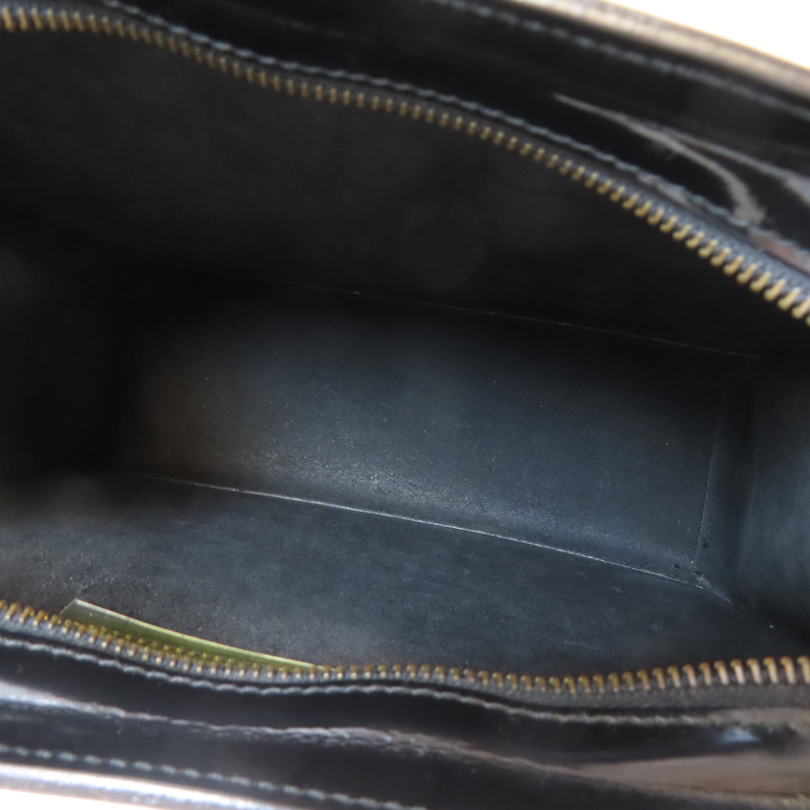 Salvatore Ferragamo 【激減優惠】漆皮皮革Shoulder Bag金扣肩背袋黑色