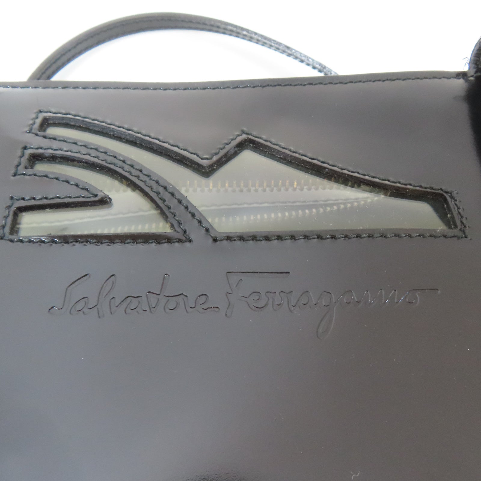 Salvatore Ferragamo 【激減優惠】漆皮皮革Shoulder Bag金扣肩背袋黑色