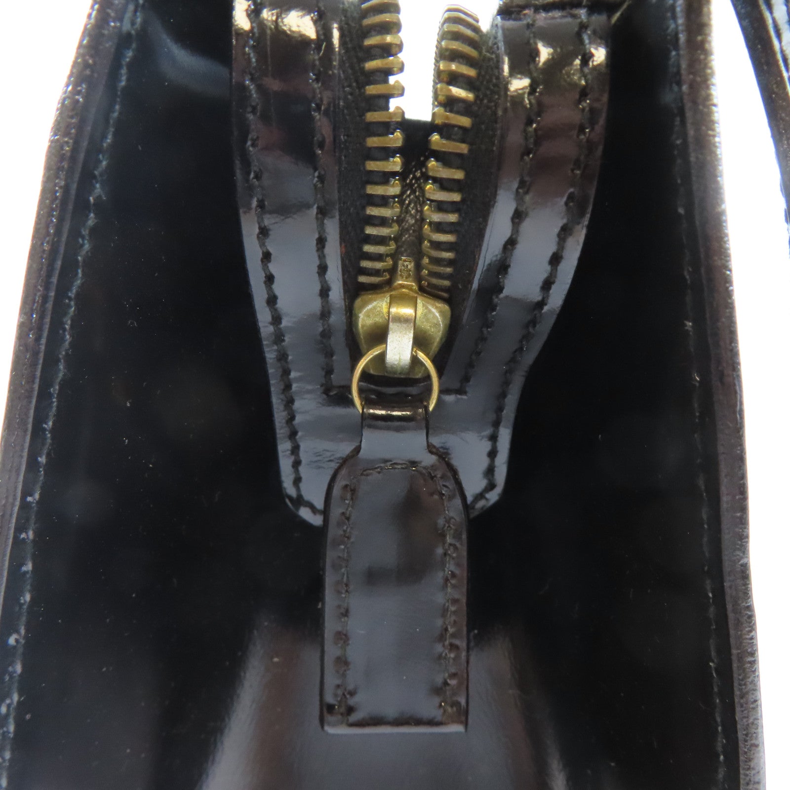 Salvatore Ferragamo 【激減優惠】漆皮皮革Shoulder Bag金扣肩背袋黑色