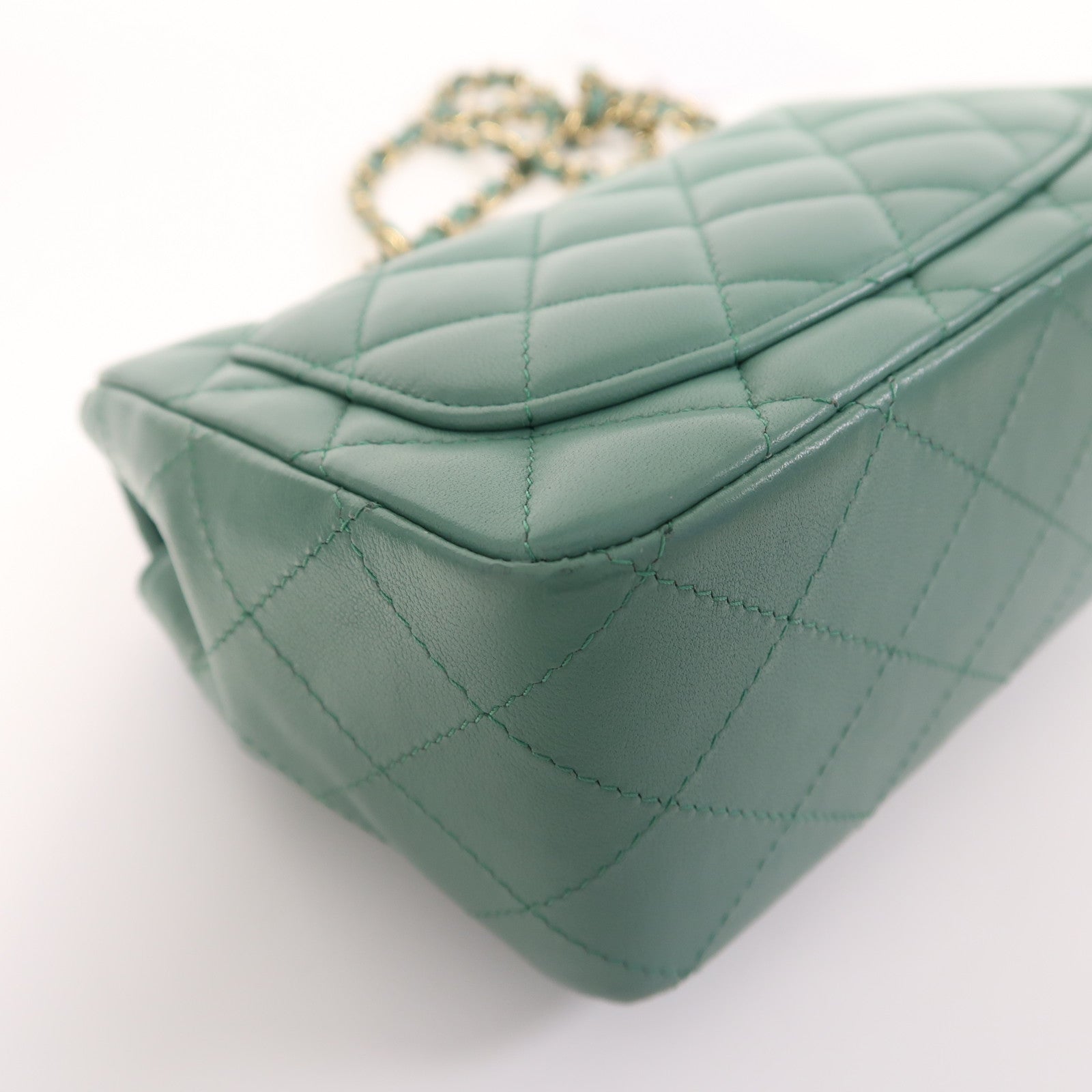 CHANEL 【激減優惠】菱格羊皮皮革Mini Classic 17金扣肩背袋綠色