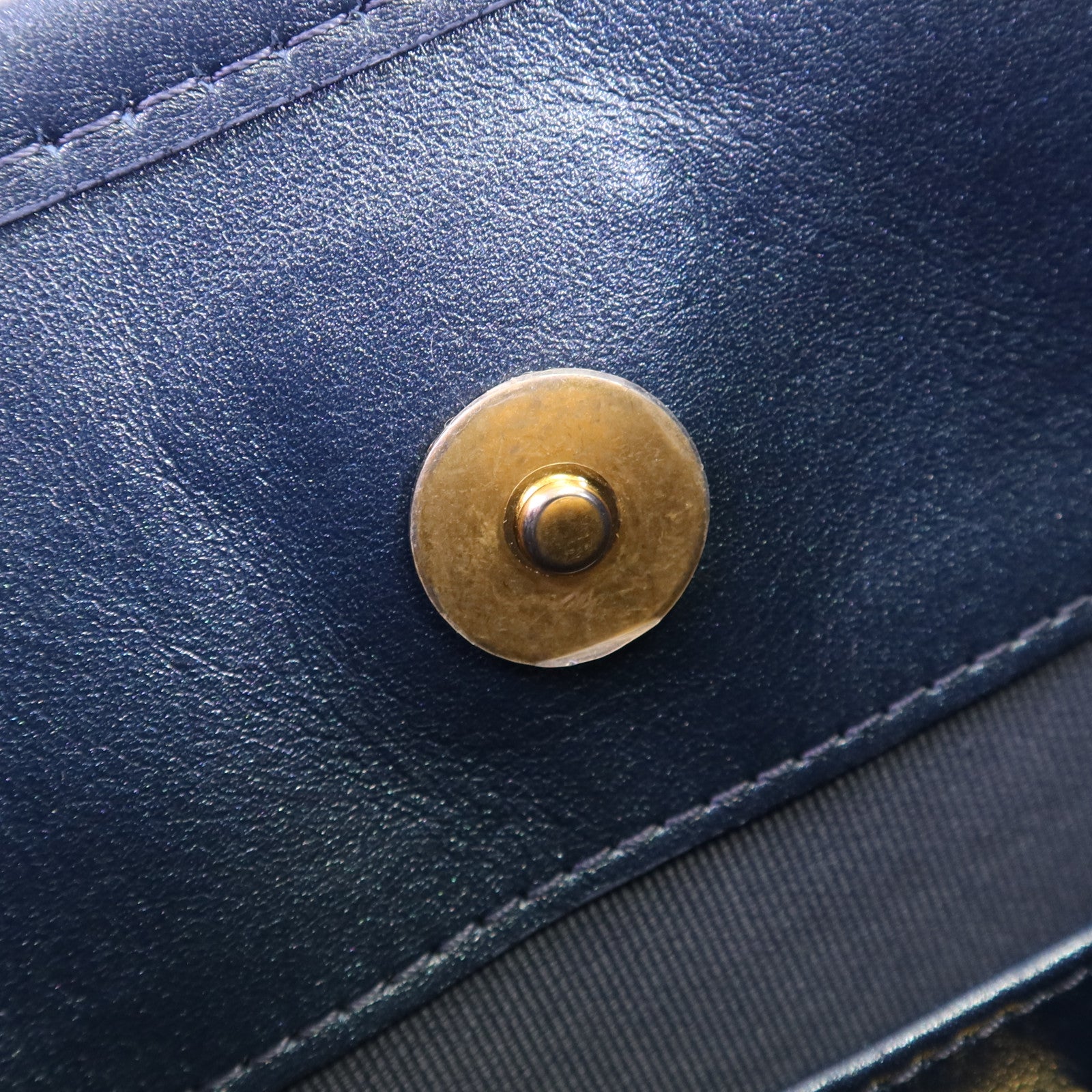 CHANEL 牛仔布Hobo Bag金扣鏈帶手挽肩背兩用袋