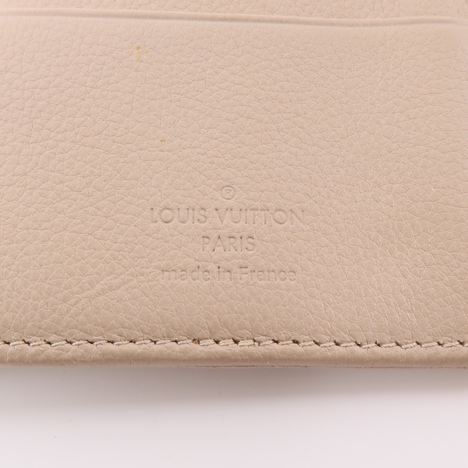 LOUIS VUITTON Monogram Mahina Amelia Coquille Long Wallet金扣長錢包米色