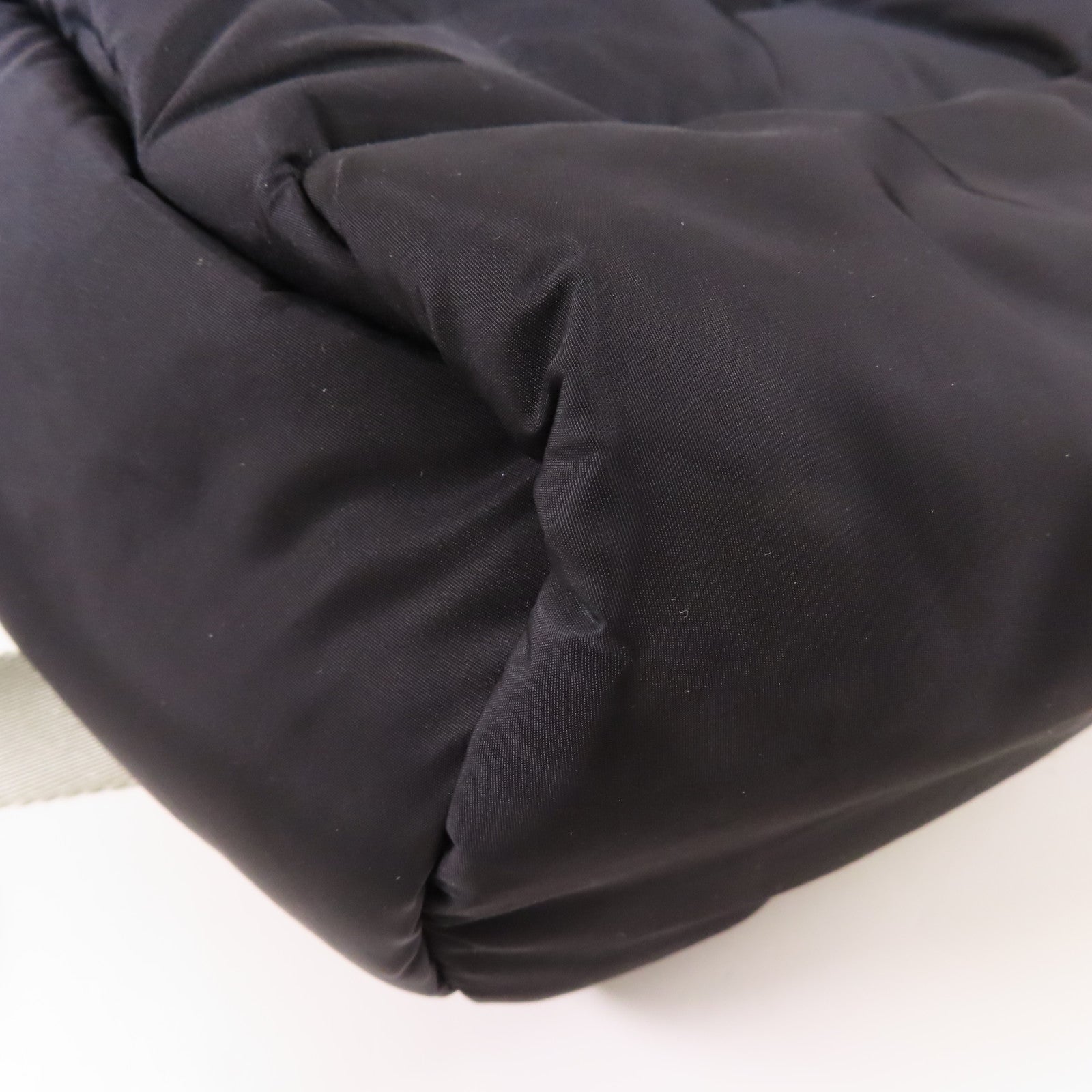 CHANEL 尼龍Doudoune Backpack銀扣背包