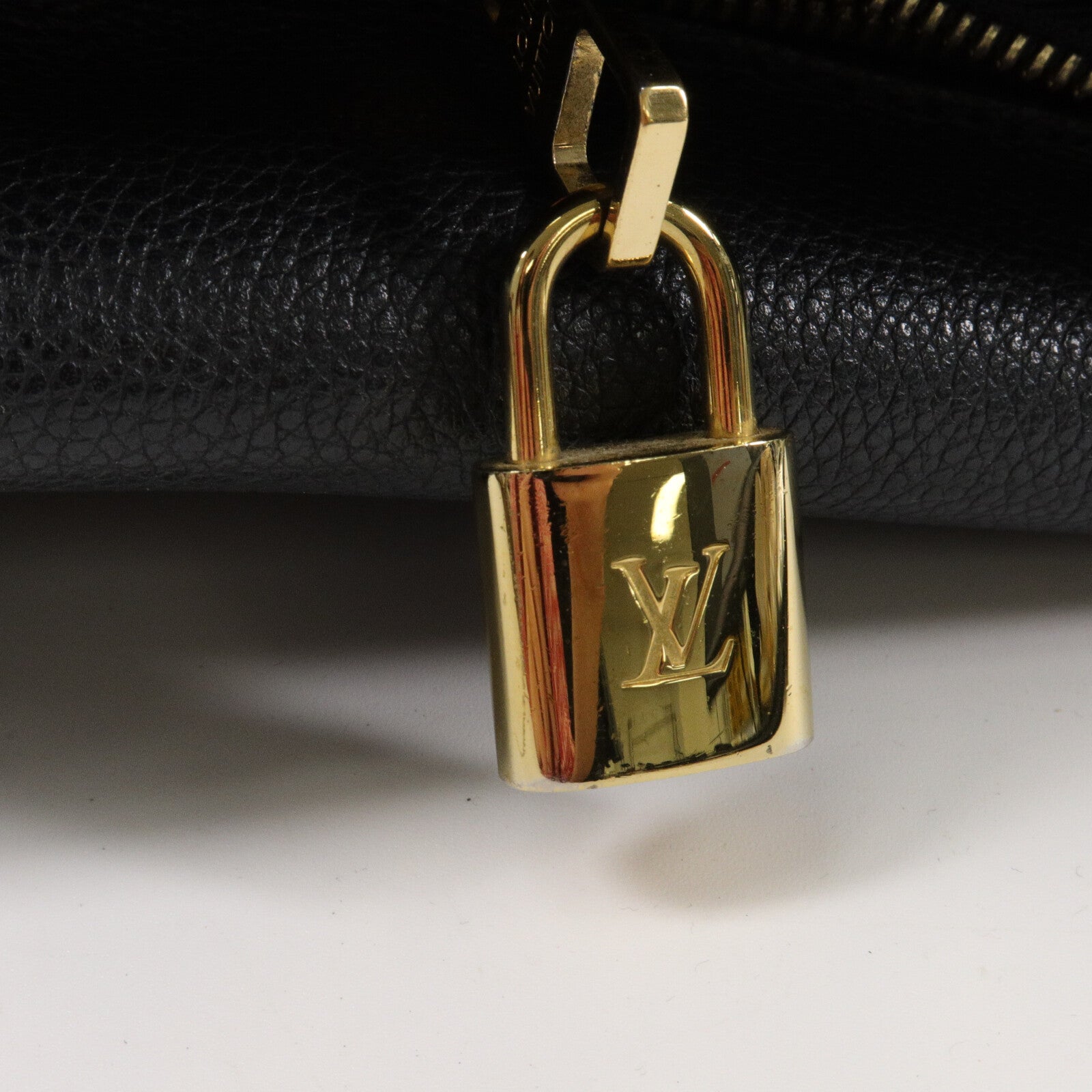 LOUIS VUITTON Monogram Empreinte Montaigne MM手挽肩背兩用袋