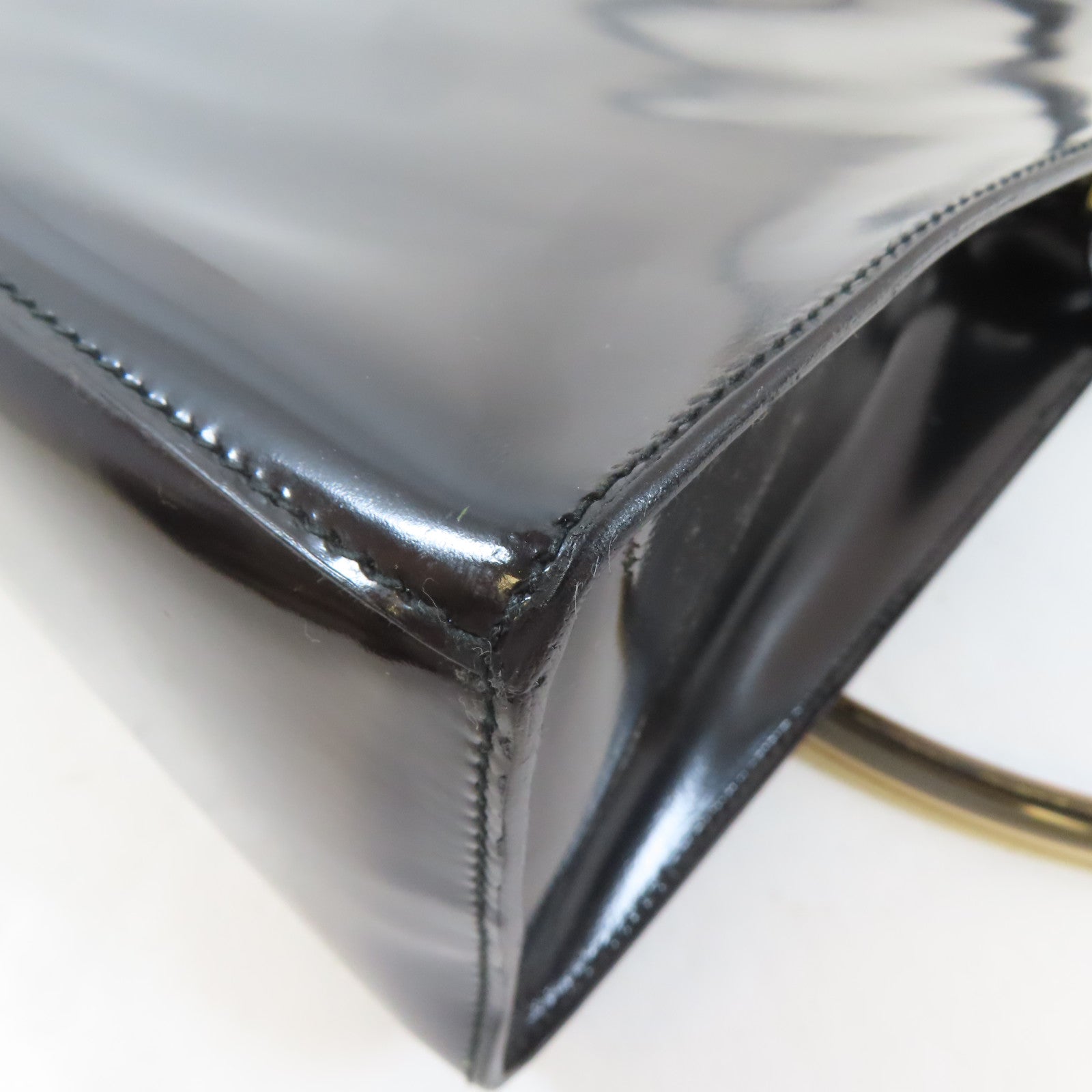 Salvatore Ferragamo 【激減優惠】漆皮皮革Shoulder Bag金扣肩背袋黑色