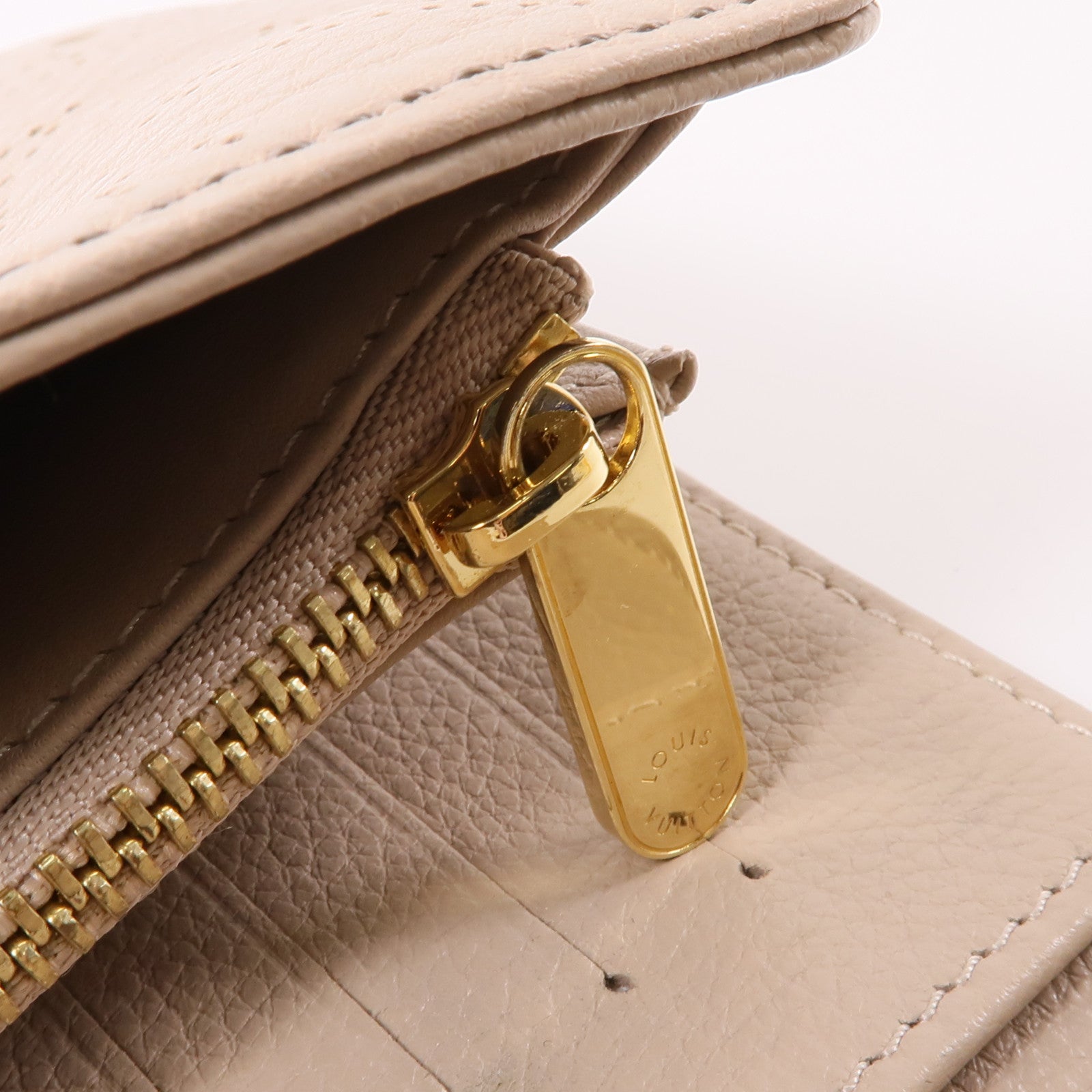 LOUIS VUITTON 【激減優惠】Monogram Mahina Amelia Coquille Long Wallet金扣長錢包米色