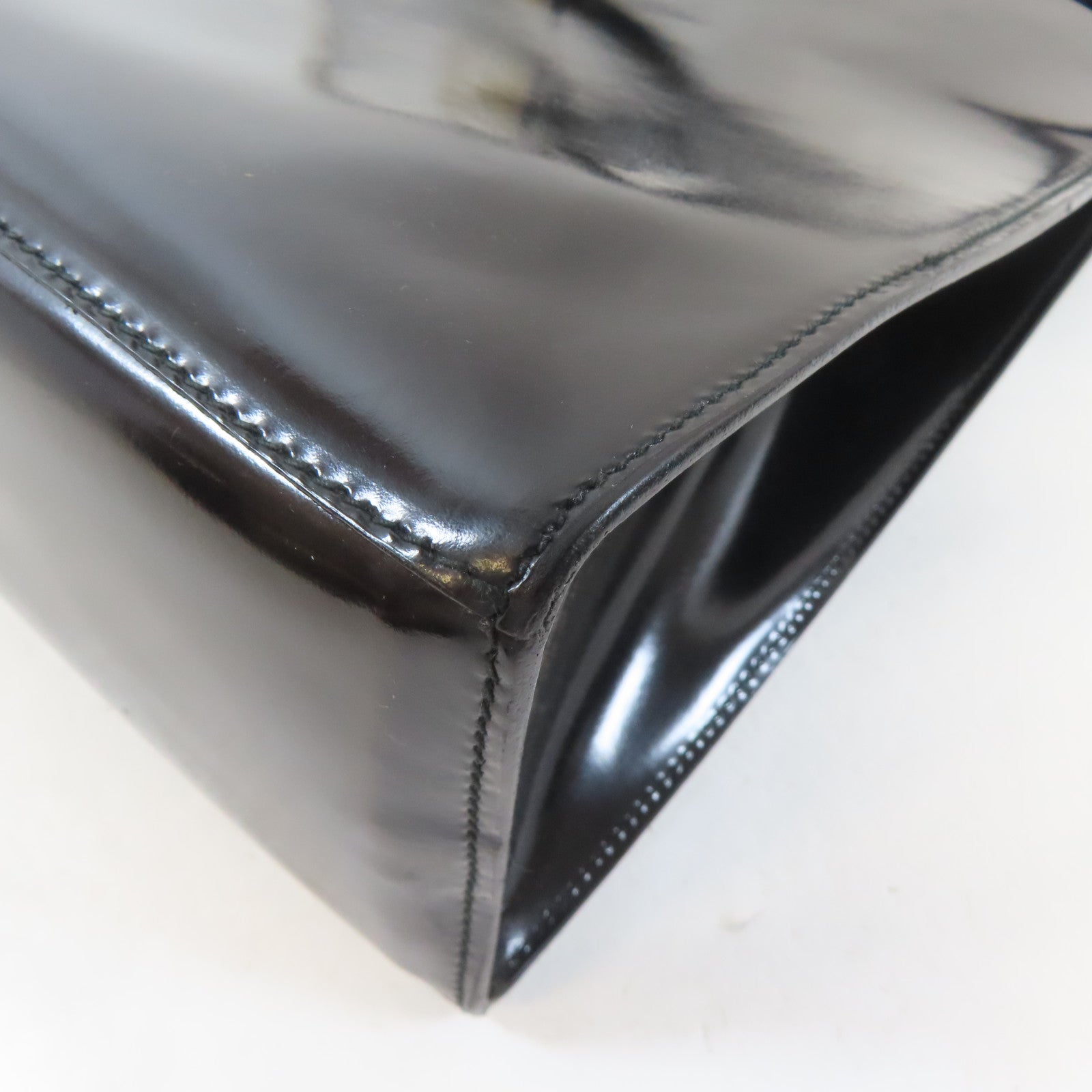 Salvatore Ferragamo 【激減優惠】漆皮皮革Shoulder Bag金扣肩背袋黑色
