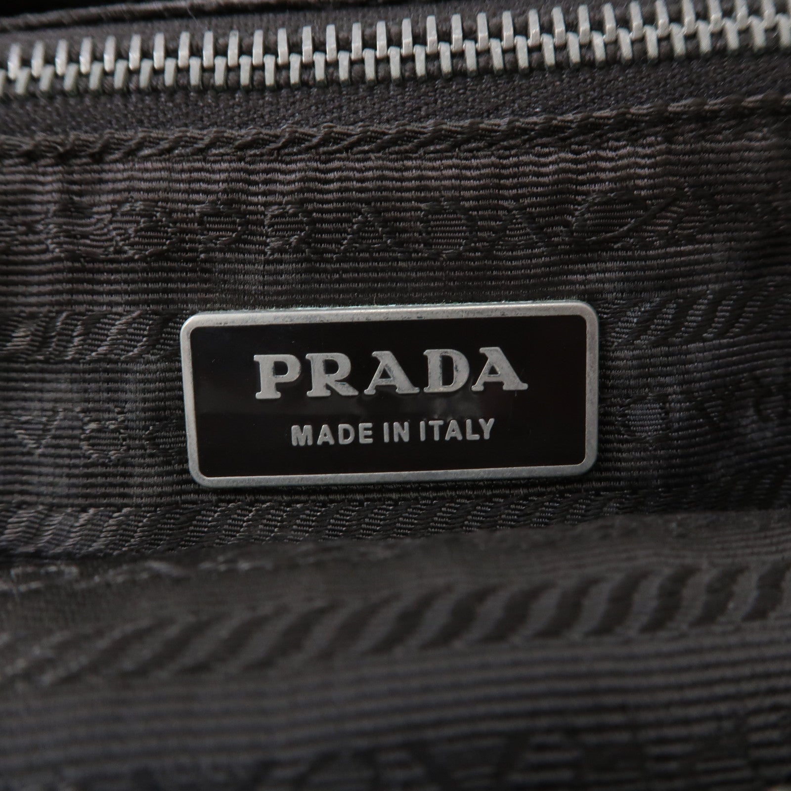 PRADA 牛皮皮革Ring Handle Bag銀扣手挽袋啡色