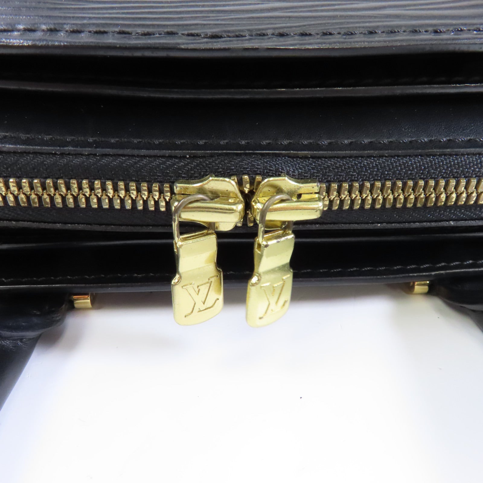 LOUIS VUITTON Epi Ponneuf金扣手挽袋黑色