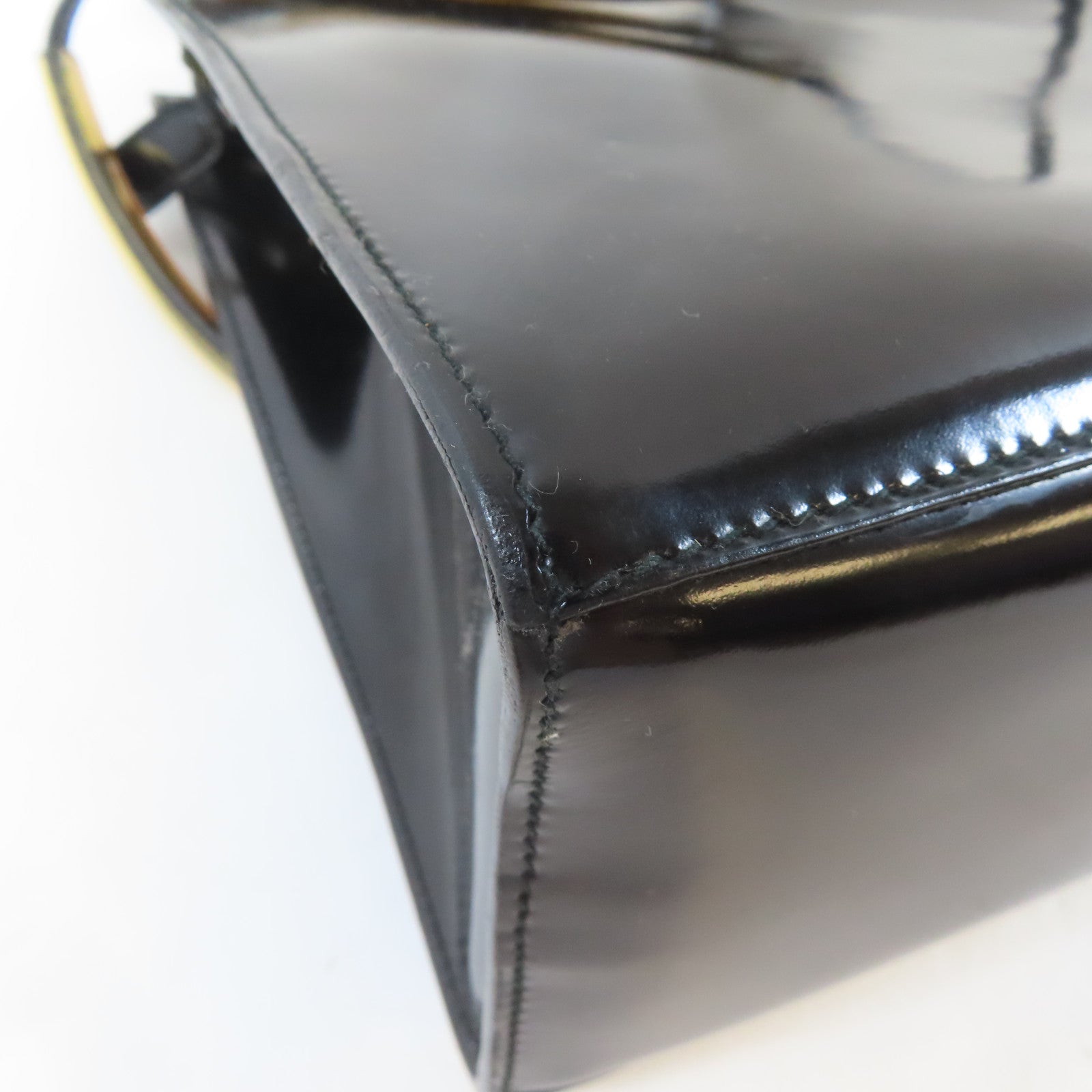 Salvatore Ferragamo 【激減優惠】漆皮皮革Shoulder Bag金扣肩背袋黑色