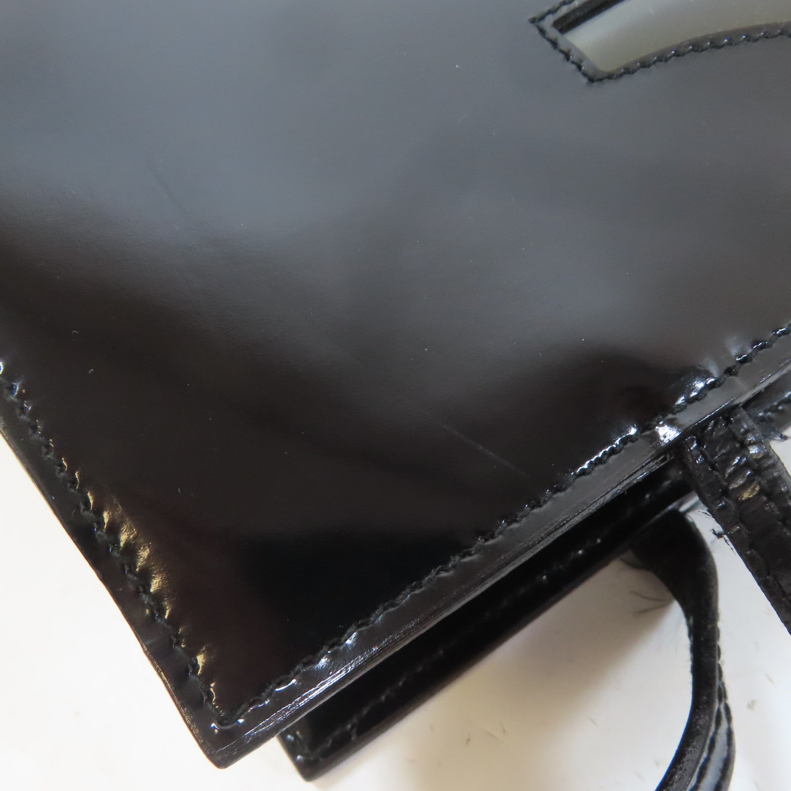 Salvatore Ferragamo 【激減優惠】漆皮皮革Shoulder Bag金扣肩背袋黑色