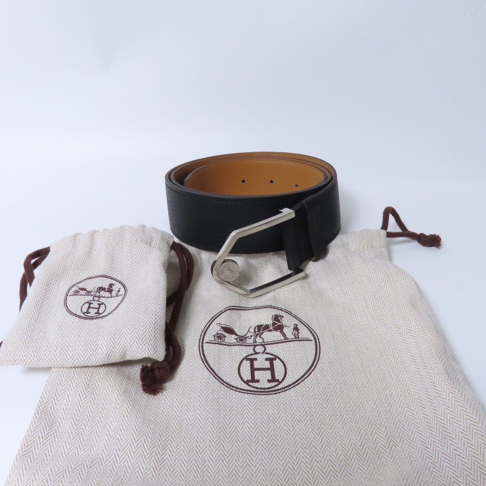 HERMES 牛皮皮革Belt銀扣皮帶黑色