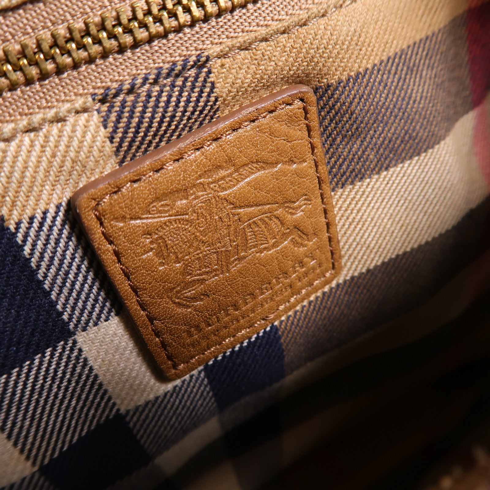 BURBERRY 牛皮皮革Shoulder Bag金扣肩背袋