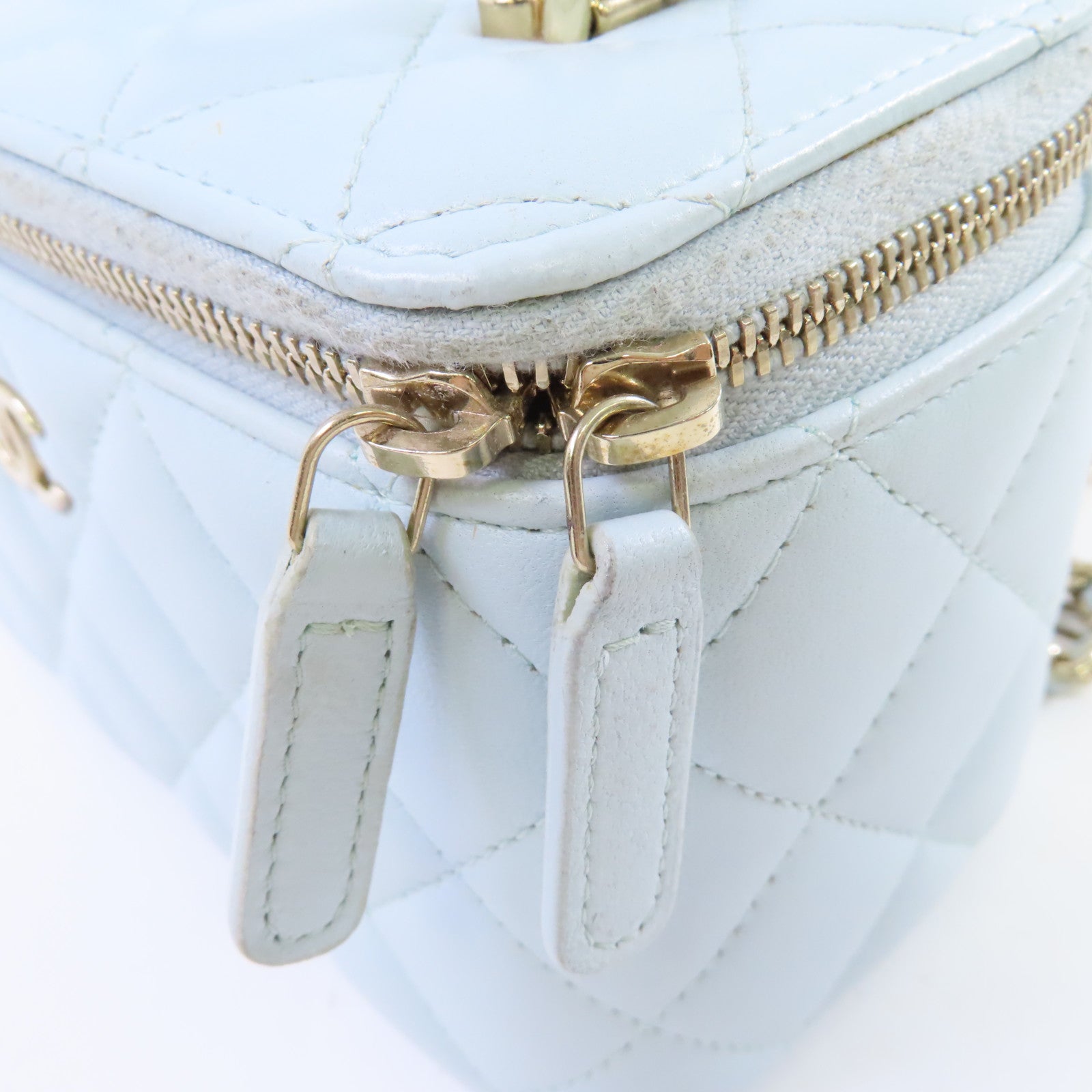 CHANEL 【激減優惠】菱格牛皮皮革Vanity Chain Shoulder Bag金扣鏈帶肩背袋淺藍色