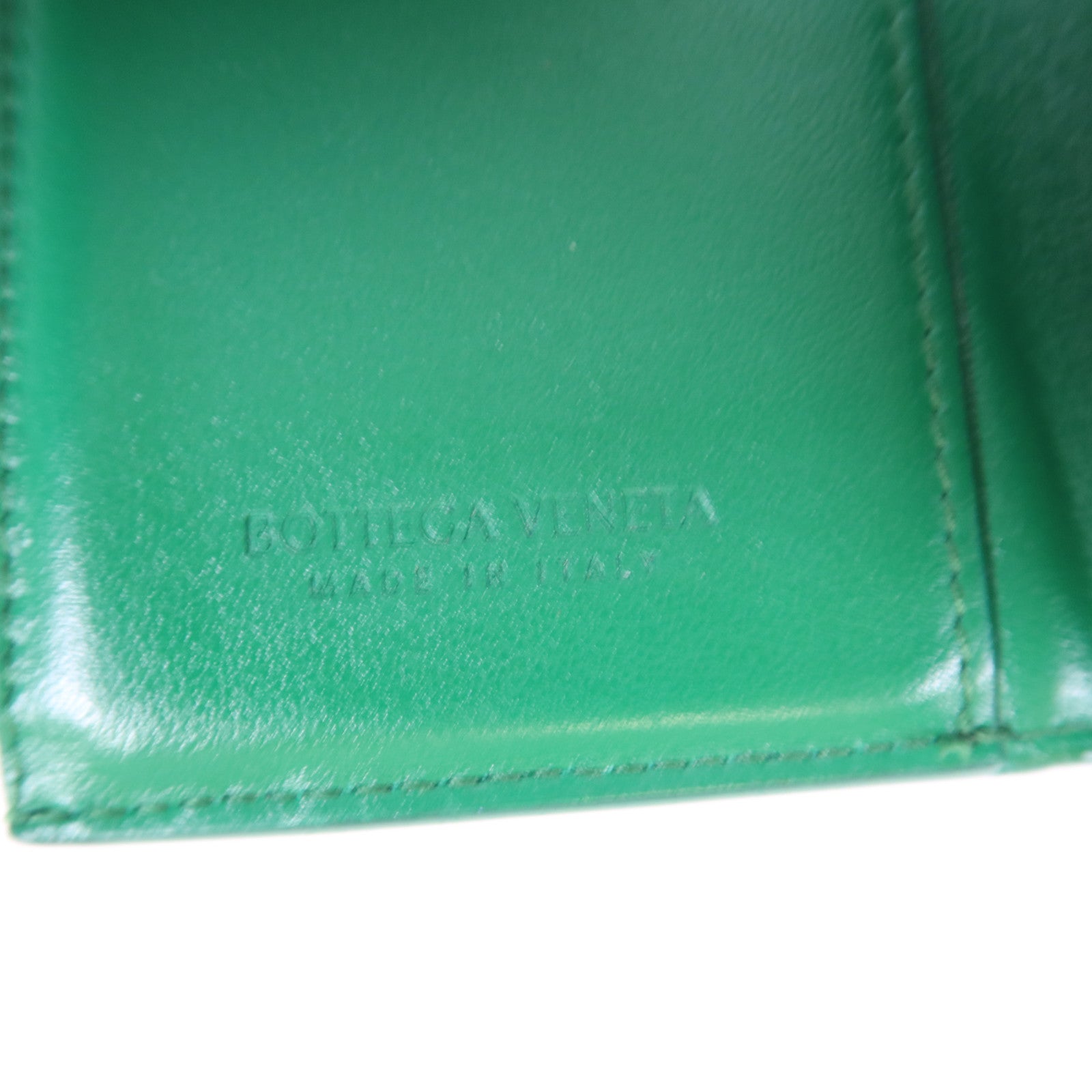 BOTTEGA VENETA 【激減優惠】羊皮皮革Cassette Trifold Short Wallet金扣錢包