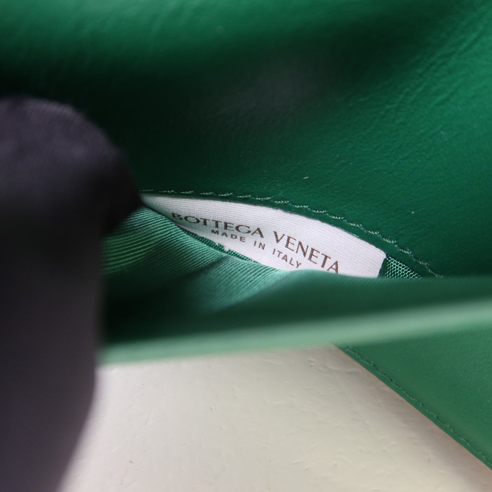 BOTTEGA VENETA 羊皮皮革Cassette Trifold Short Wallet金扣錢包