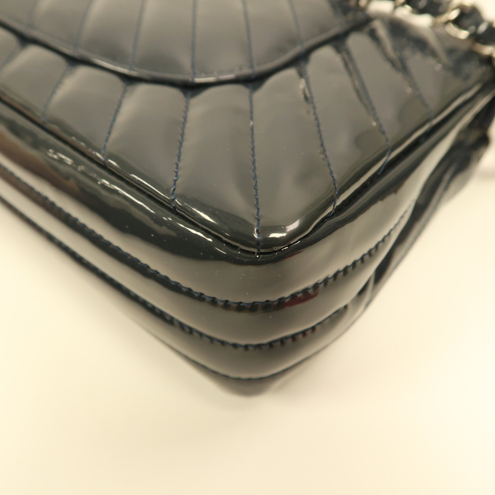 CHANEL 漆皮皮革Classic 25銀扣鏈帶肩背袋灰藍色