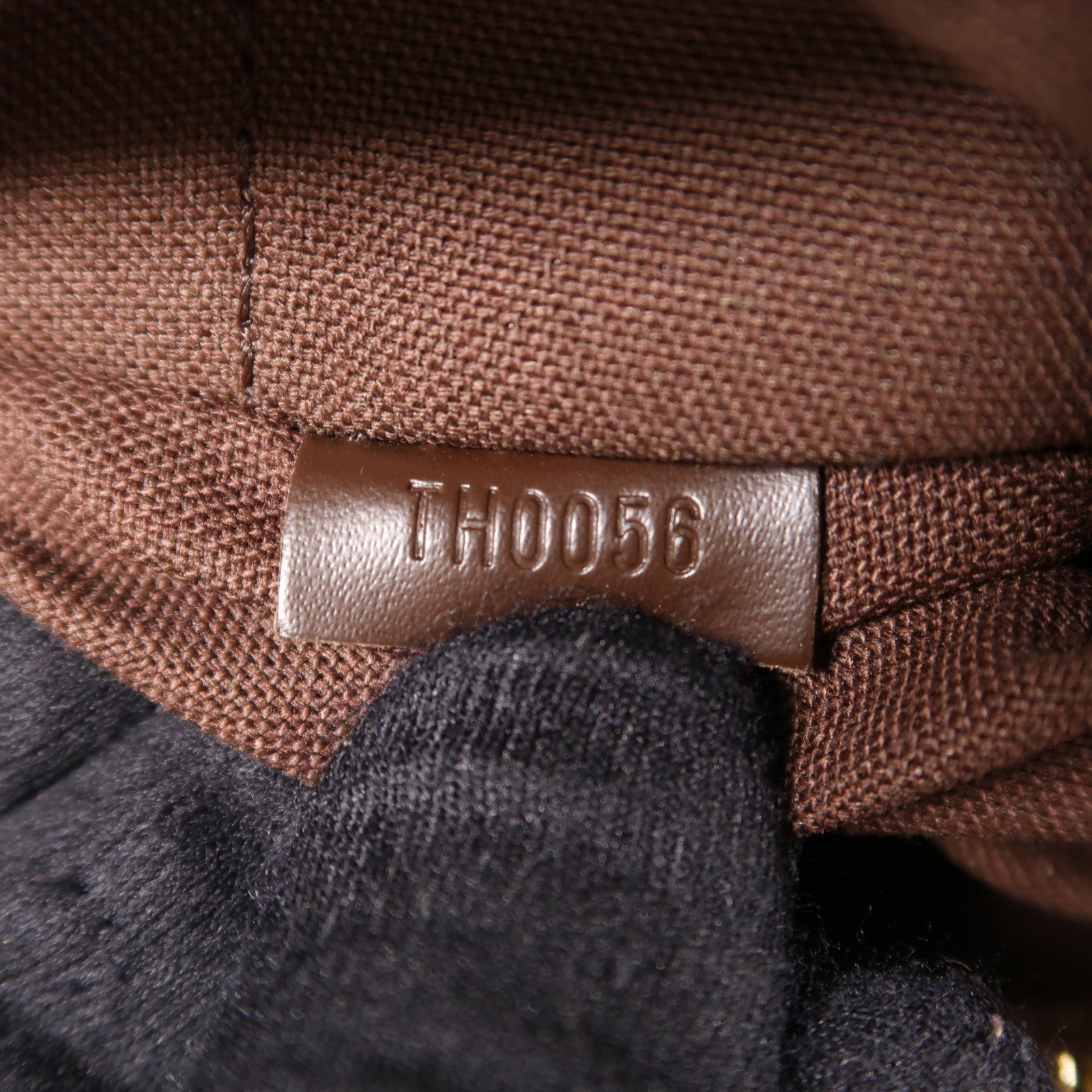 LOUIS VUITTON Damier Naviglio金扣肩背袋