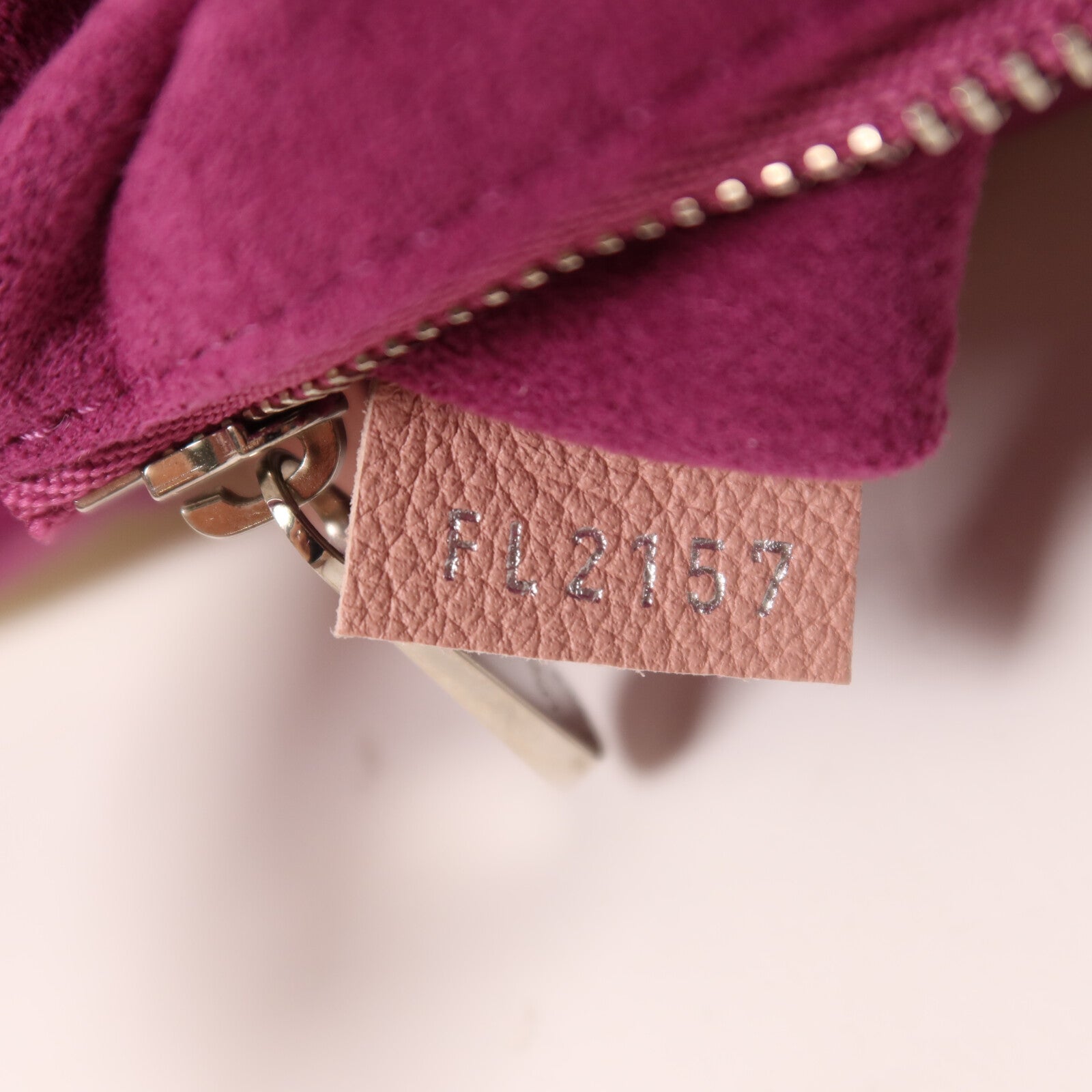 LOUIS VUITTON 牛皮皮革Rockme Cabas銀扣手挽袋