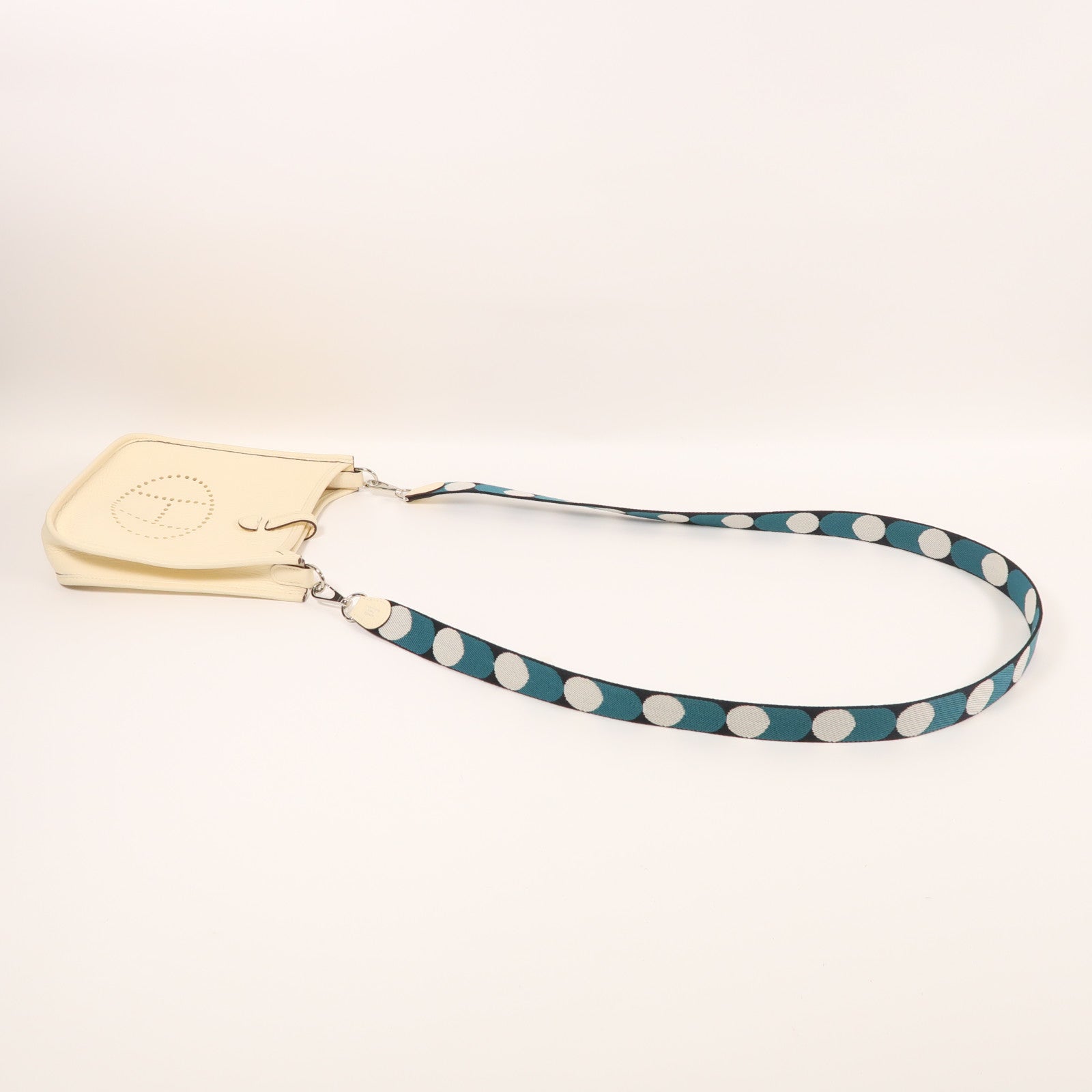 HERMES Clemence皮革Evelyne TPM銀扣肩背袋Nata