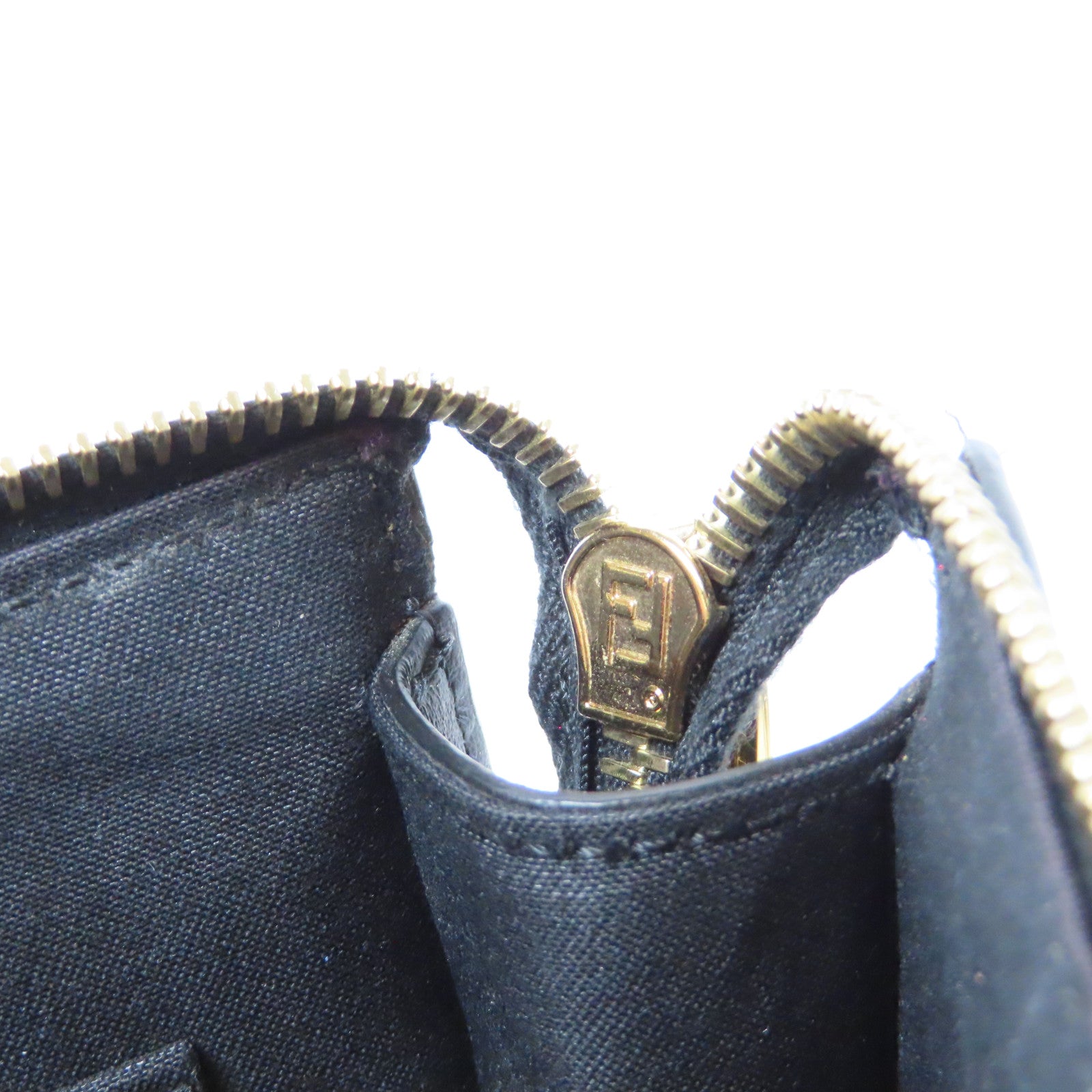 FENDI 牛皮皮革Clutch Bag金扣手拿包黑色
