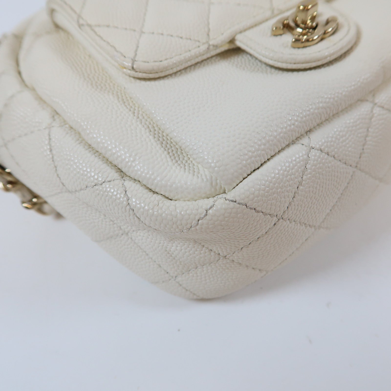 CHANEL 【激減優惠】菱格Caviar皮革CC Day Camera Case金扣鏈帶肩背袋白色