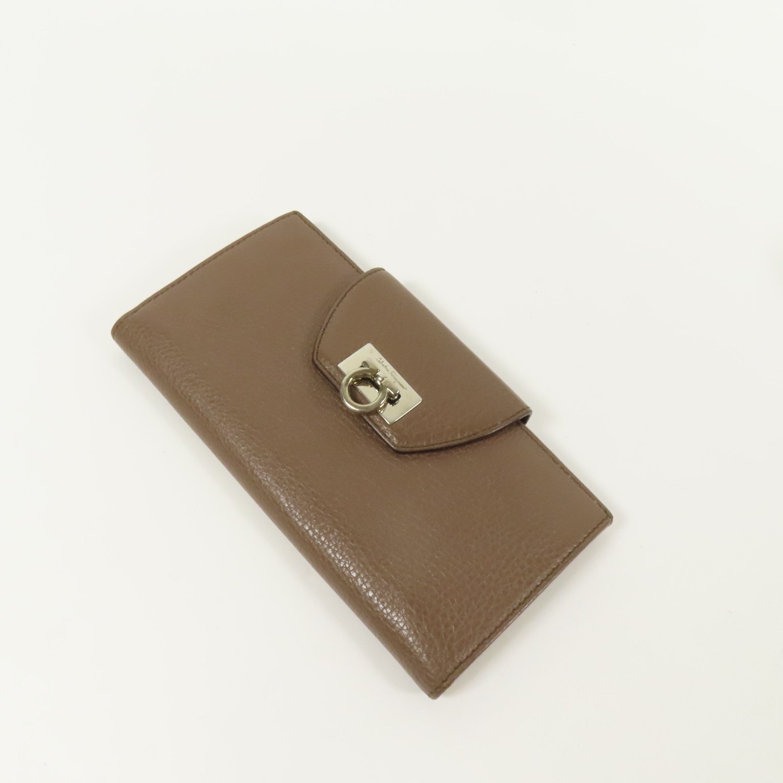 Salvatore Ferragamo 【激減優惠】牛皮皮革Long Bifold Wallet銀扣長錢包