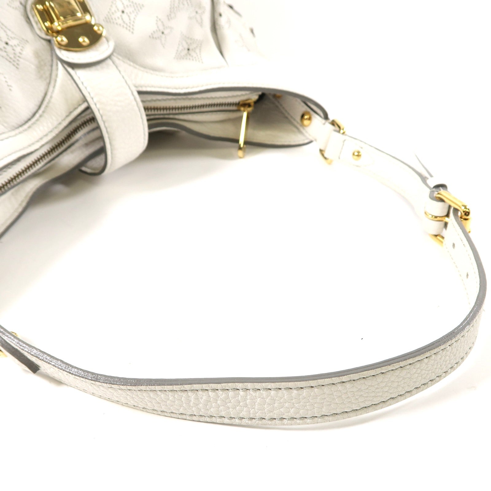 LOUIS VUITTON Mahina XS Shoulder Bag金扣肩背袋白色