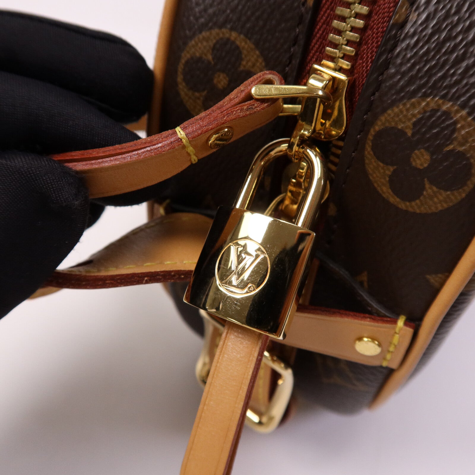 LOUIS VUITTON Monogram Boite Chapeau Souple金扣肩背袋