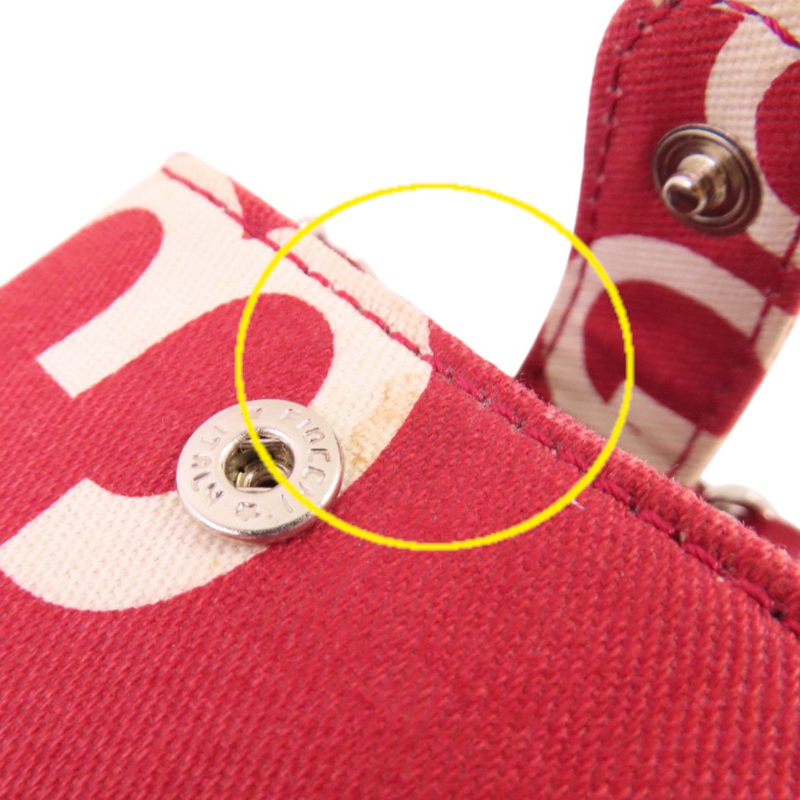 CHANEL 帆布Phone Case Shoulder Bag金扣鏈帶肩背袋