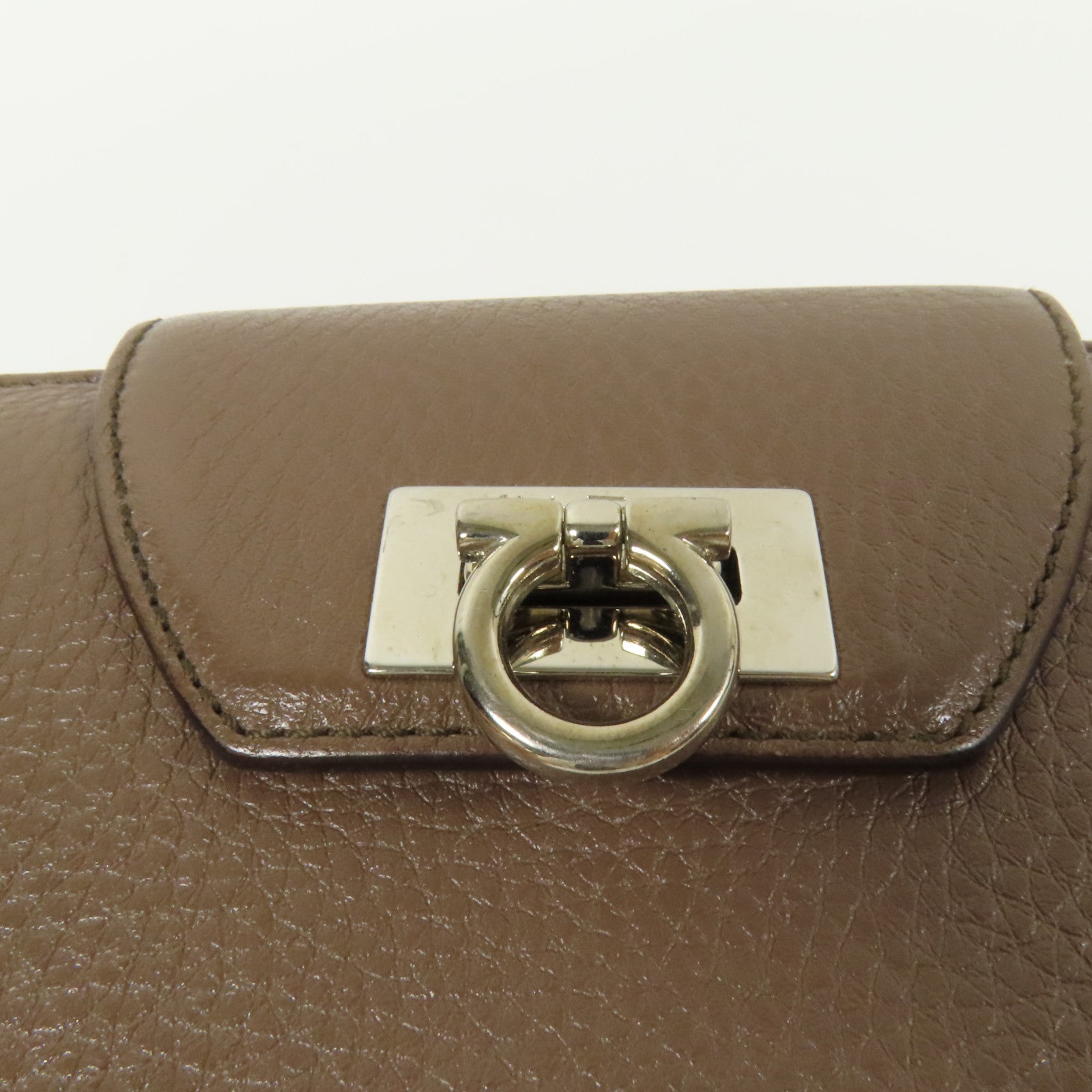 Salvatore Ferragamo 【激減優惠】牛皮皮革Long Bifold Wallet銀扣長錢包