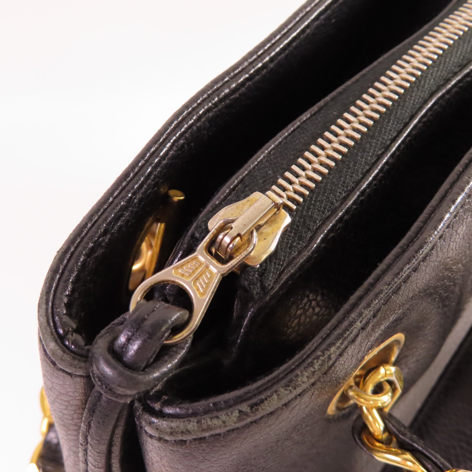 CHANEL 【激減優惠】Caviar皮革Vintage Shoulder Bag金扣肩背袋黑色