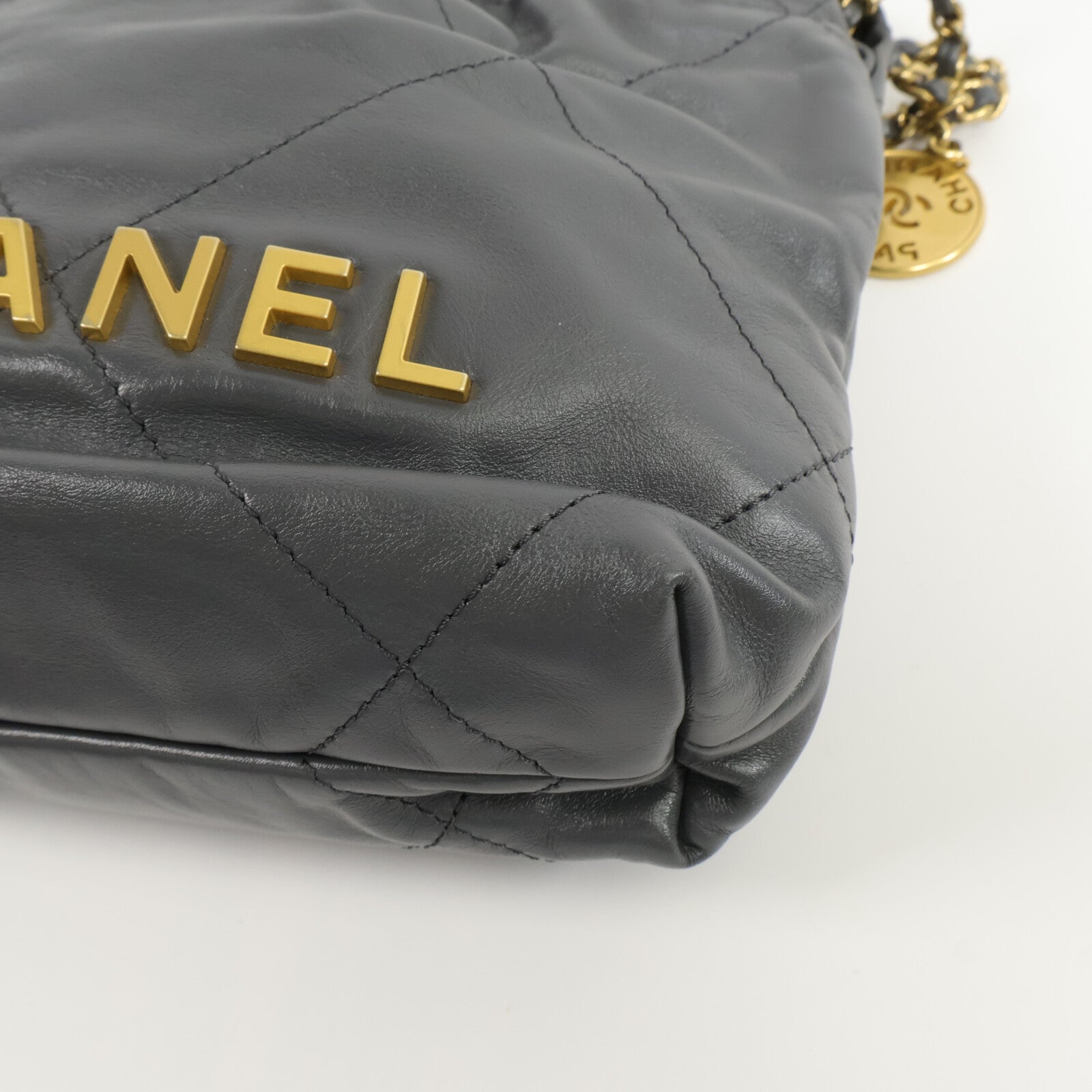 CHANEL 羊皮皮革Chanel 22 Mini鏈帶手挽肩背兩用袋
