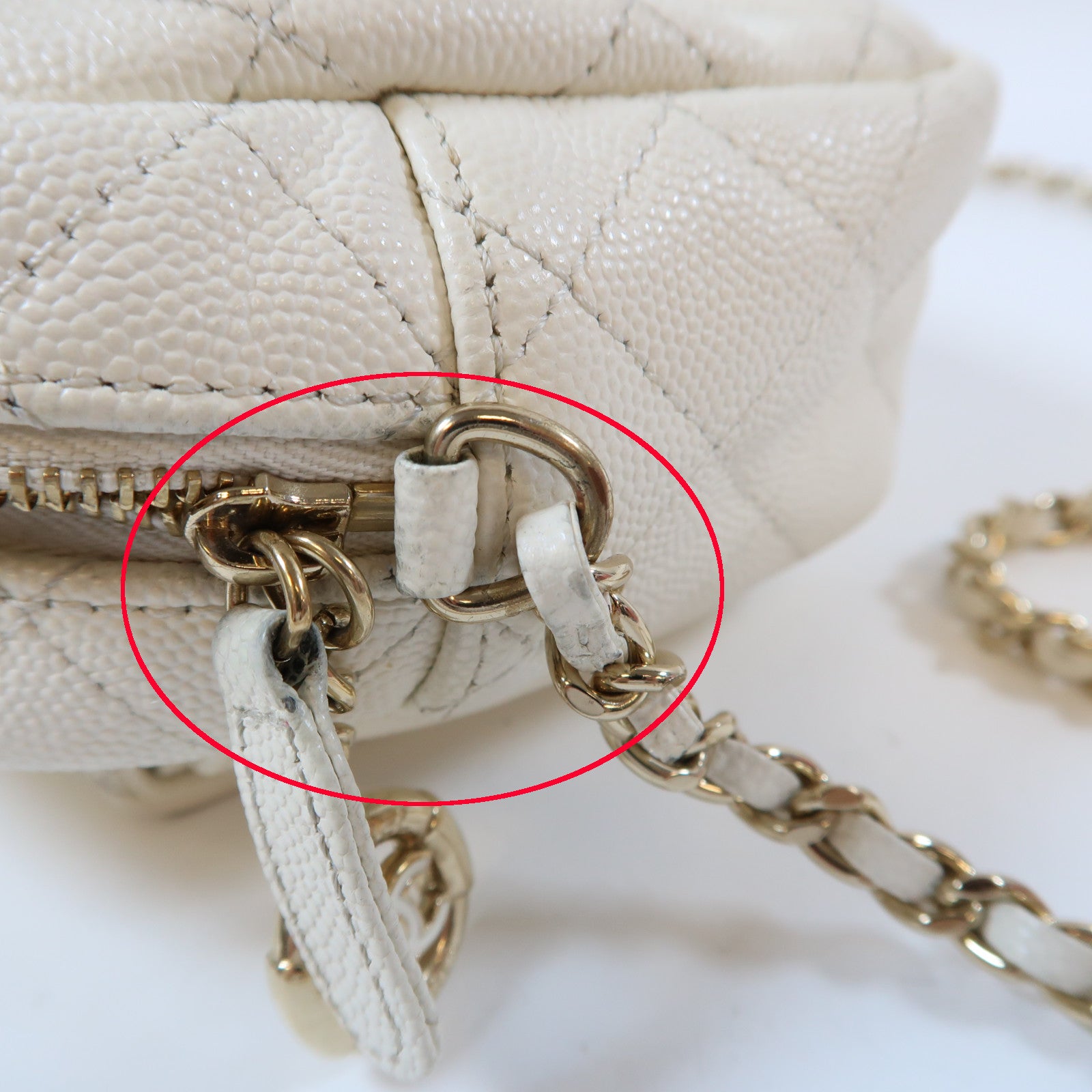 CHANEL 【激減優惠】菱格Caviar皮革CC Day Camera Case金扣鏈帶肩背袋白色