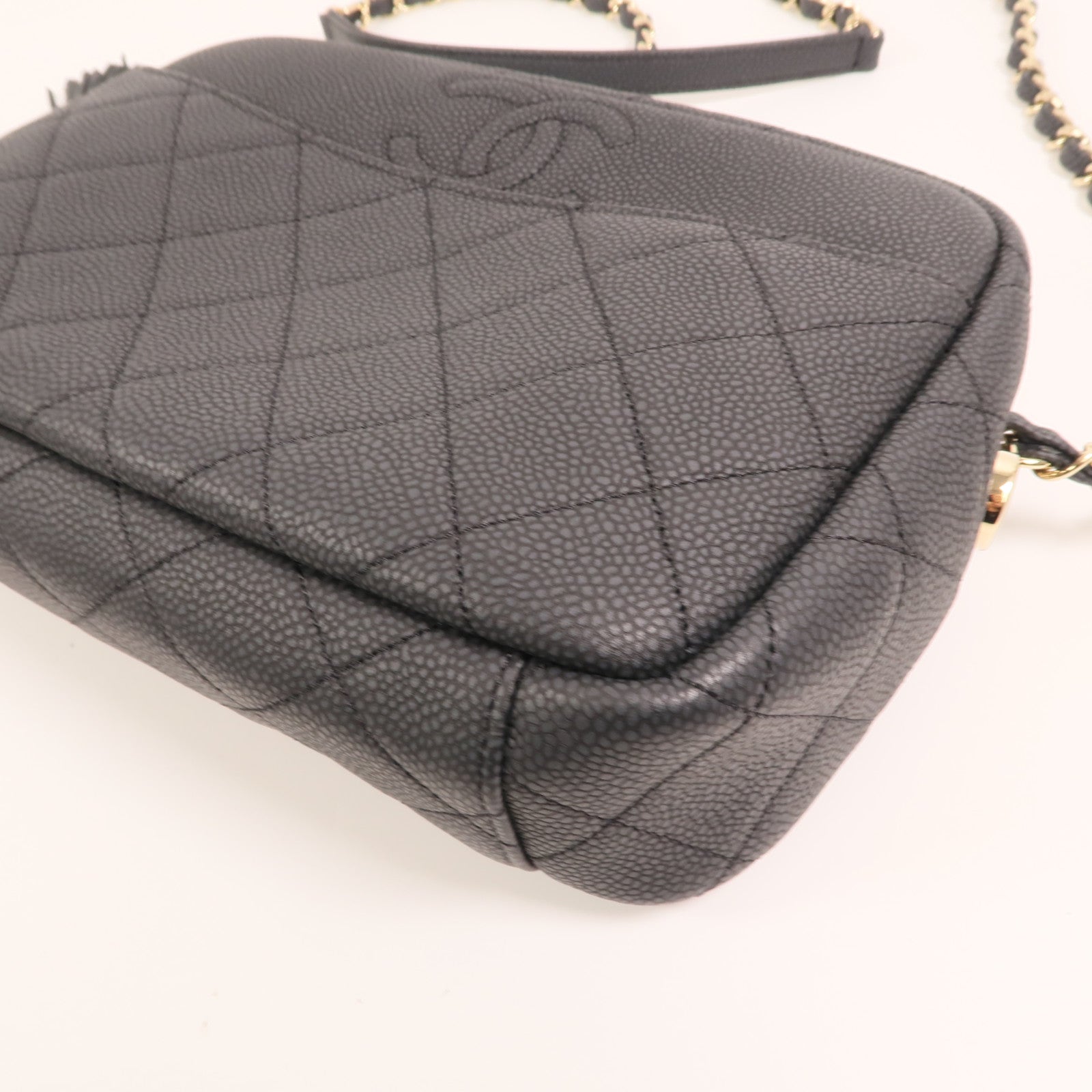 CHANEL 牛皮皮革Carmera Bag金扣鏈帶肩背袋