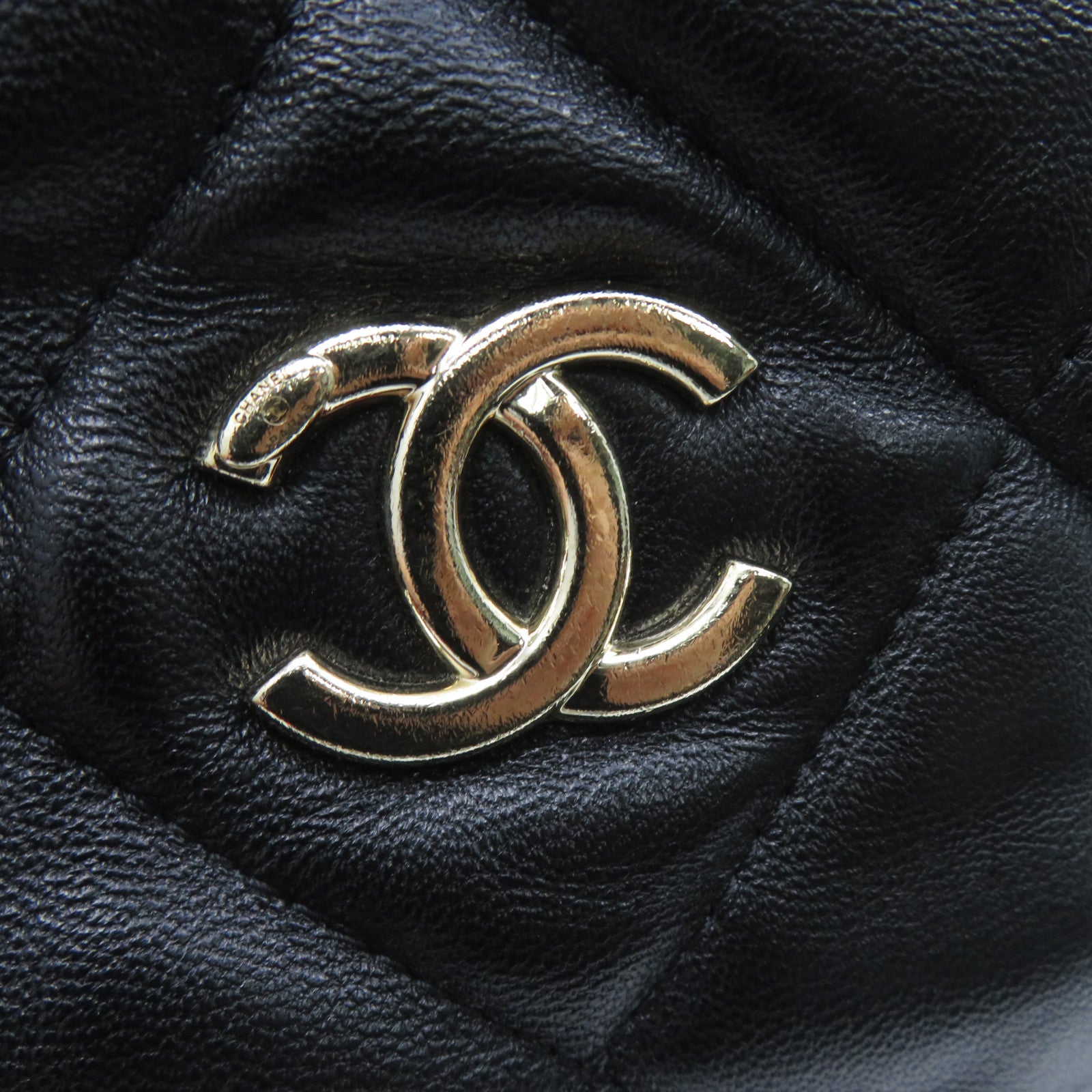 CHANEL 菱格牛皮皮革Backpack金扣背包黑色