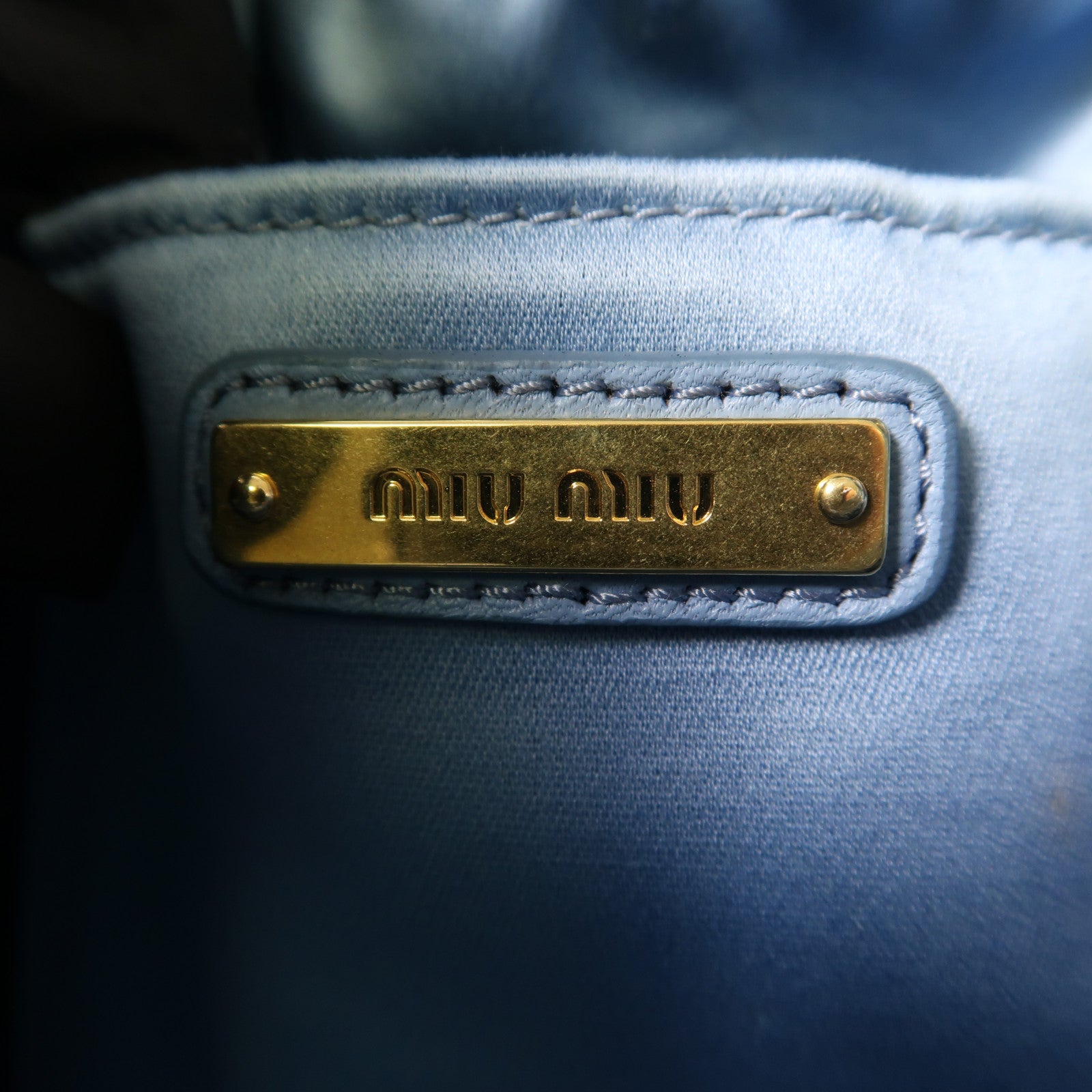 Miu Miu 羊皮皮革Shoulder Bag金扣肩背袋