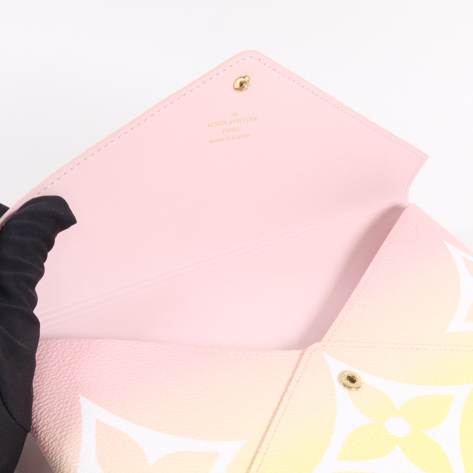 LOUIS VUITTON Monogram Coated Canvas Pochette Kirigami By The Pool手拿包