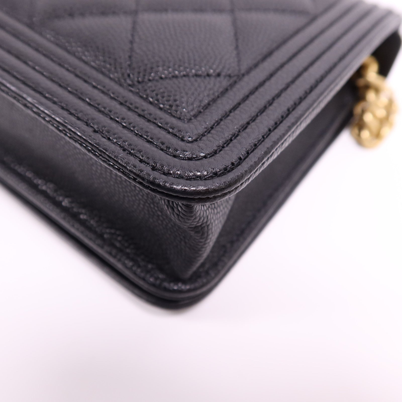 CHANEL 牛皮皮革Boy WOC Wallet On Chain金扣鏈帶肩背袋