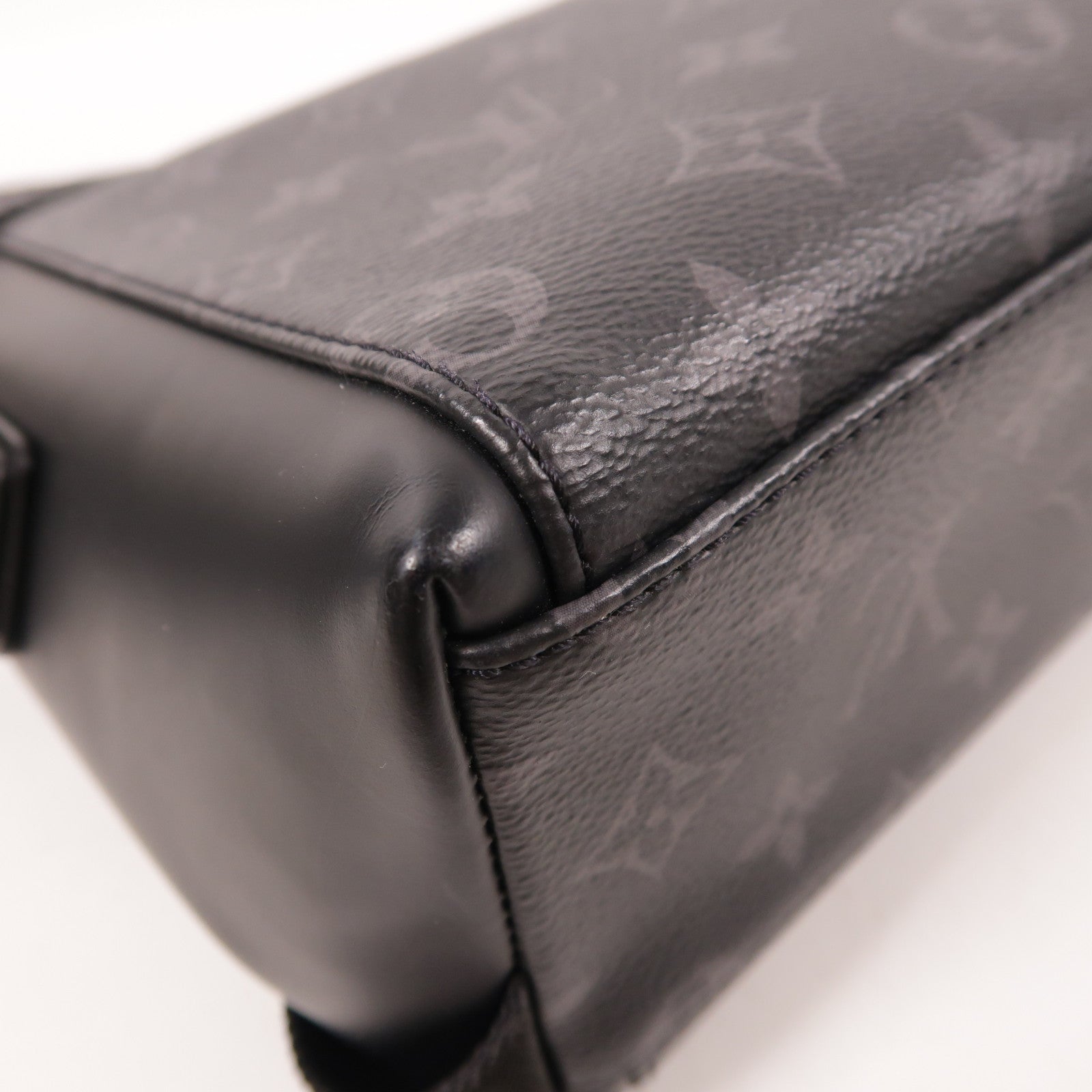 LOUIS VUITTON Monogram Eclipse Messenger PM Voyager銀扣肩背袋